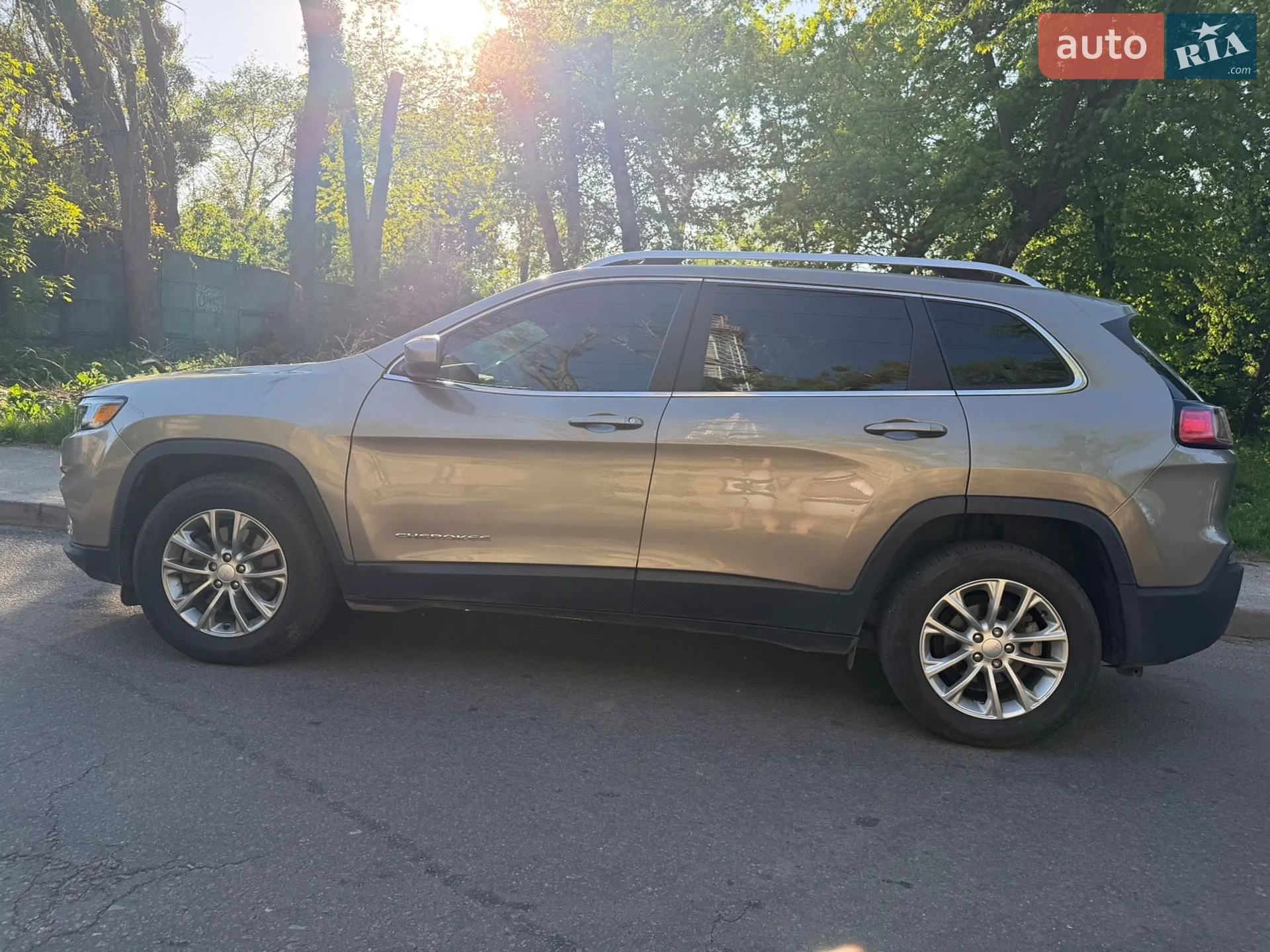 2018 Jeep Cherokee - мініатюра 3