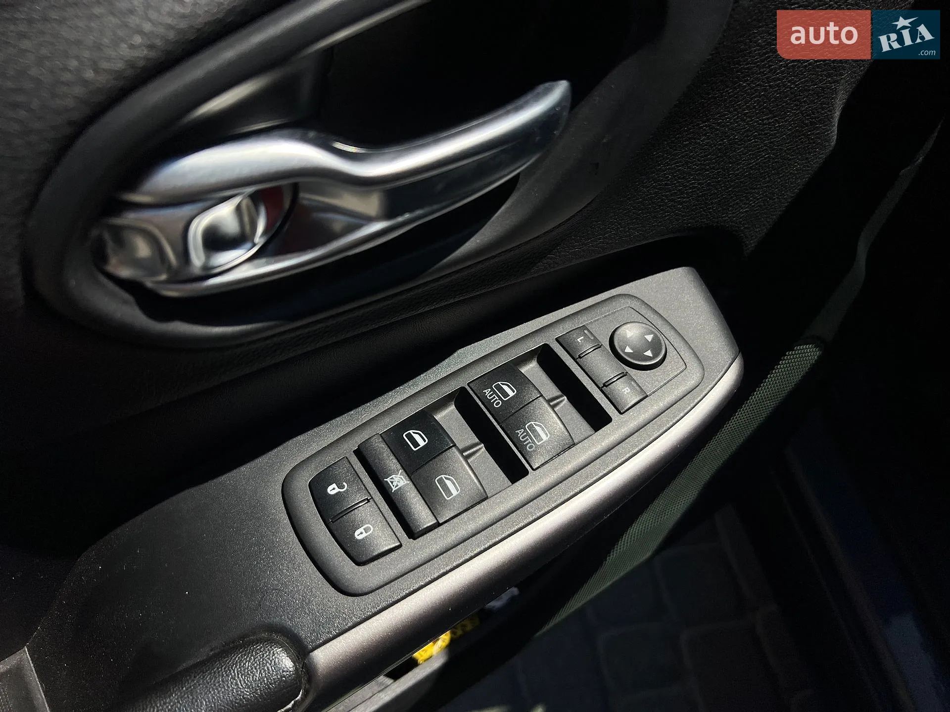 2019 Jeep Cherokee - мініатюра 13