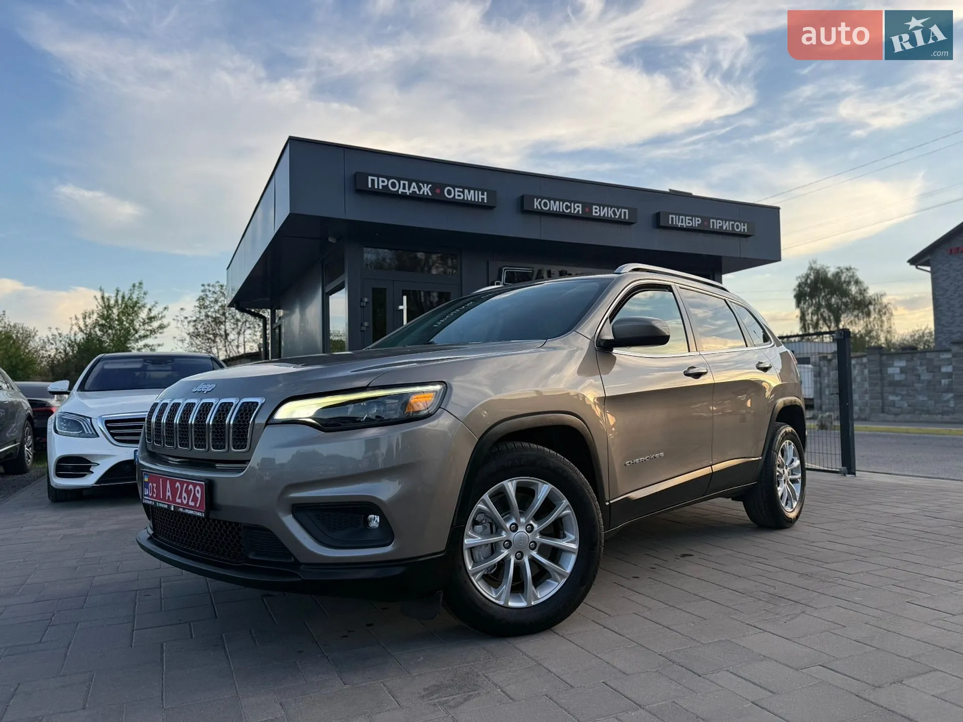 2019 Jeep Cherokee - мініатюра 3