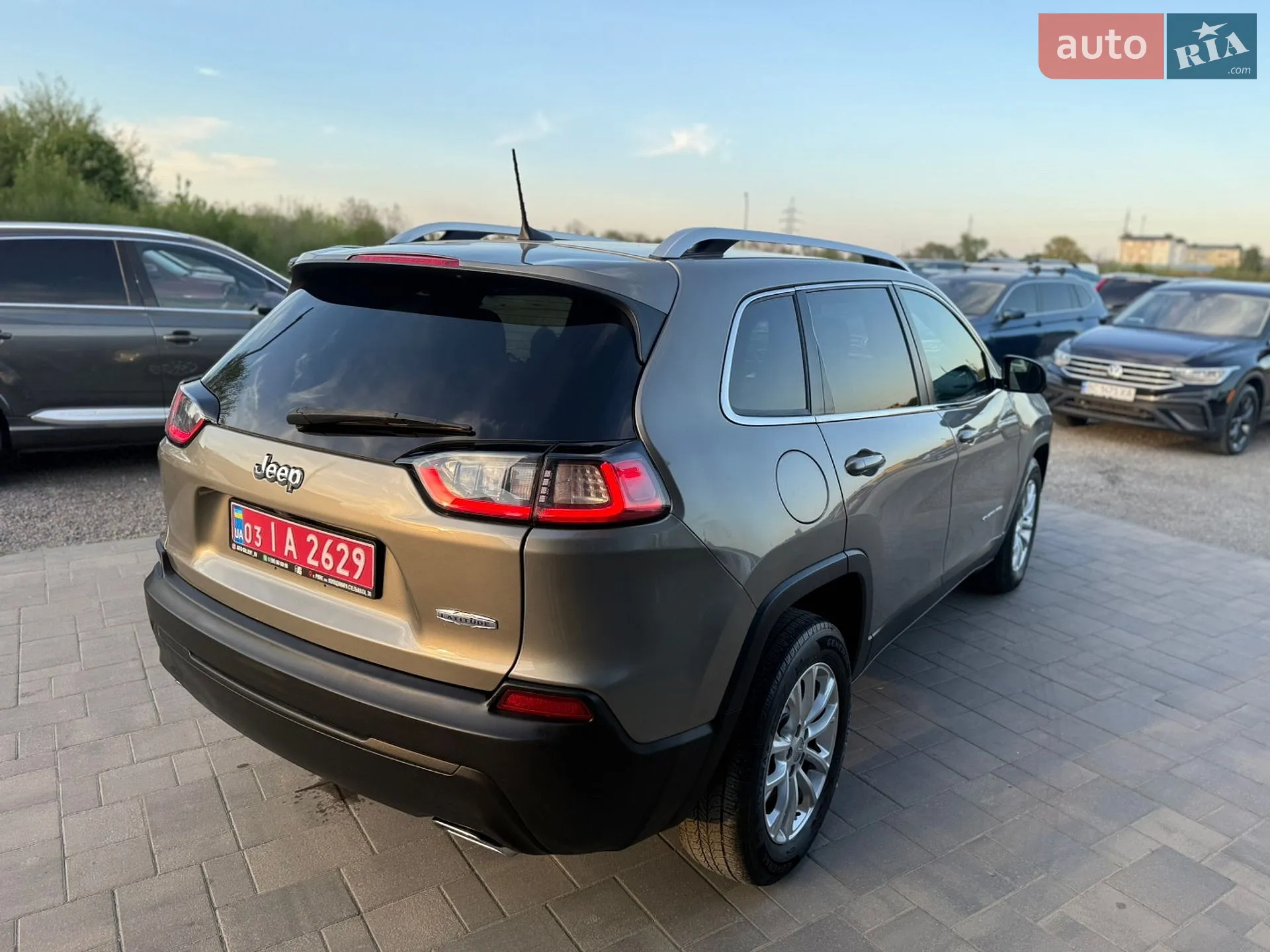 2019 Jeep Cherokee - мініатюра 9