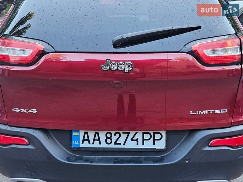 Внедорожник / Кроссовер Jeep Cherokee 2015 в Киеве