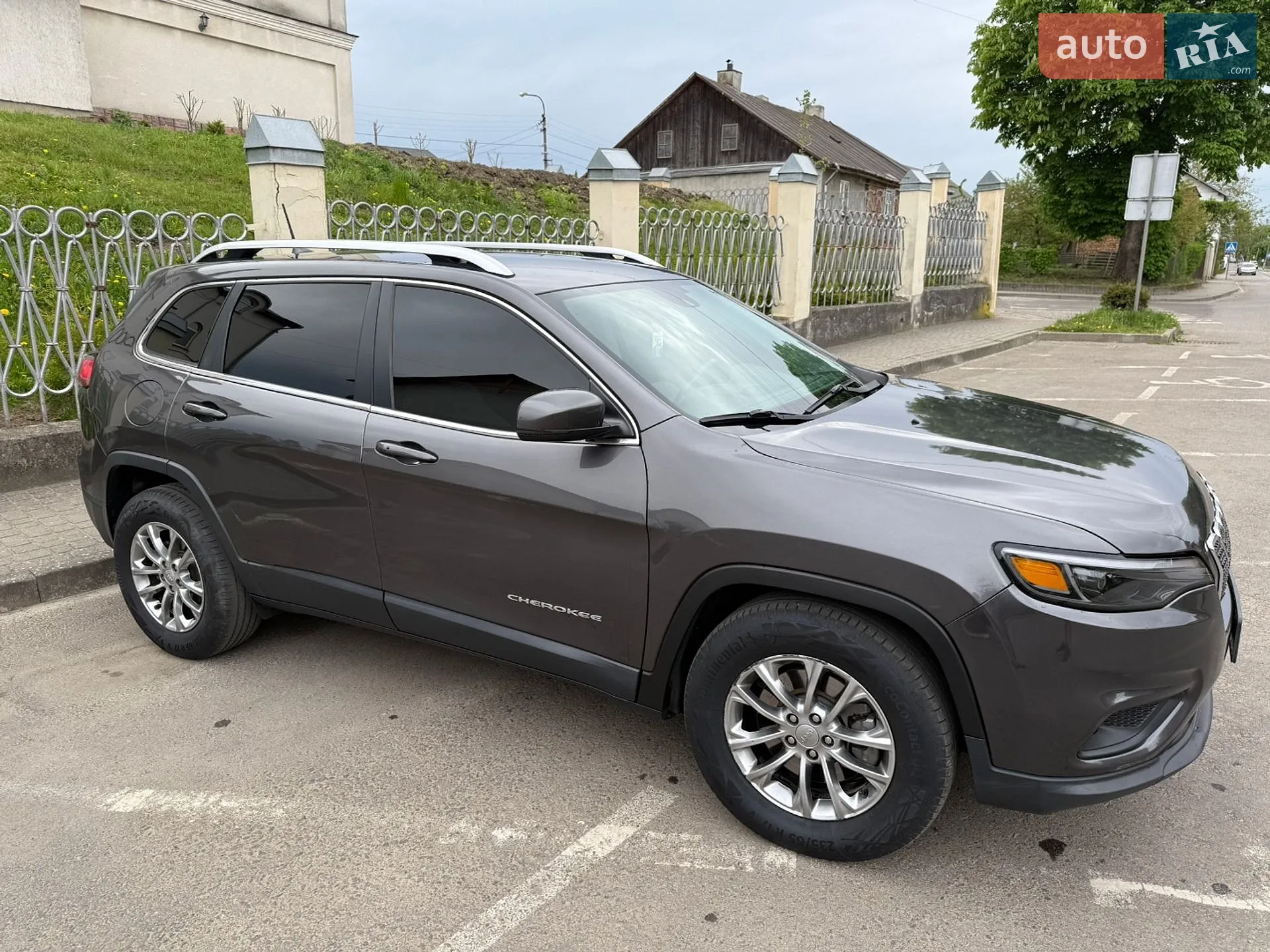 2020 Jeep Cherokee - мініатюра 4