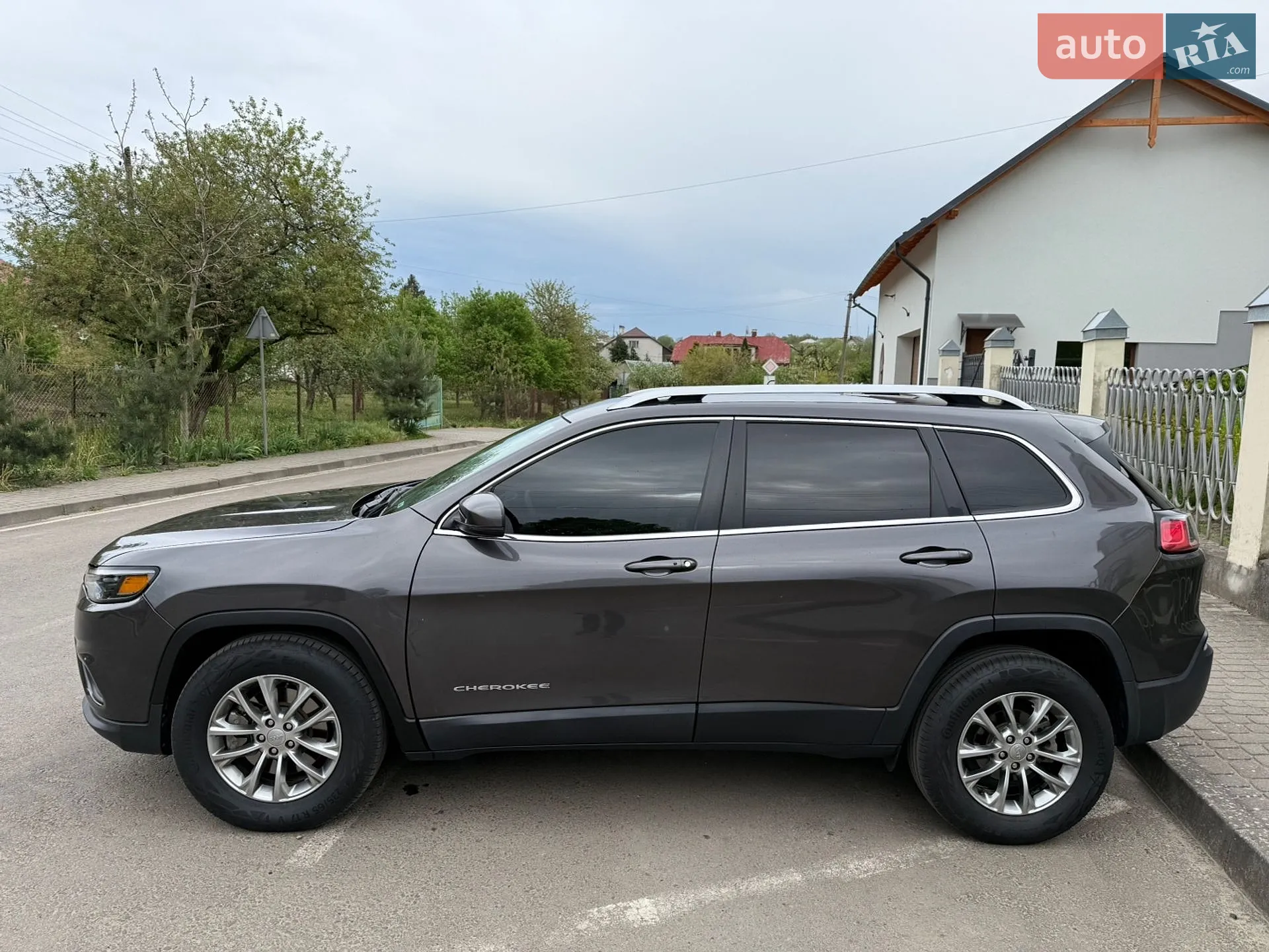 2020 Jeep Cherokee - мініатюра 8
