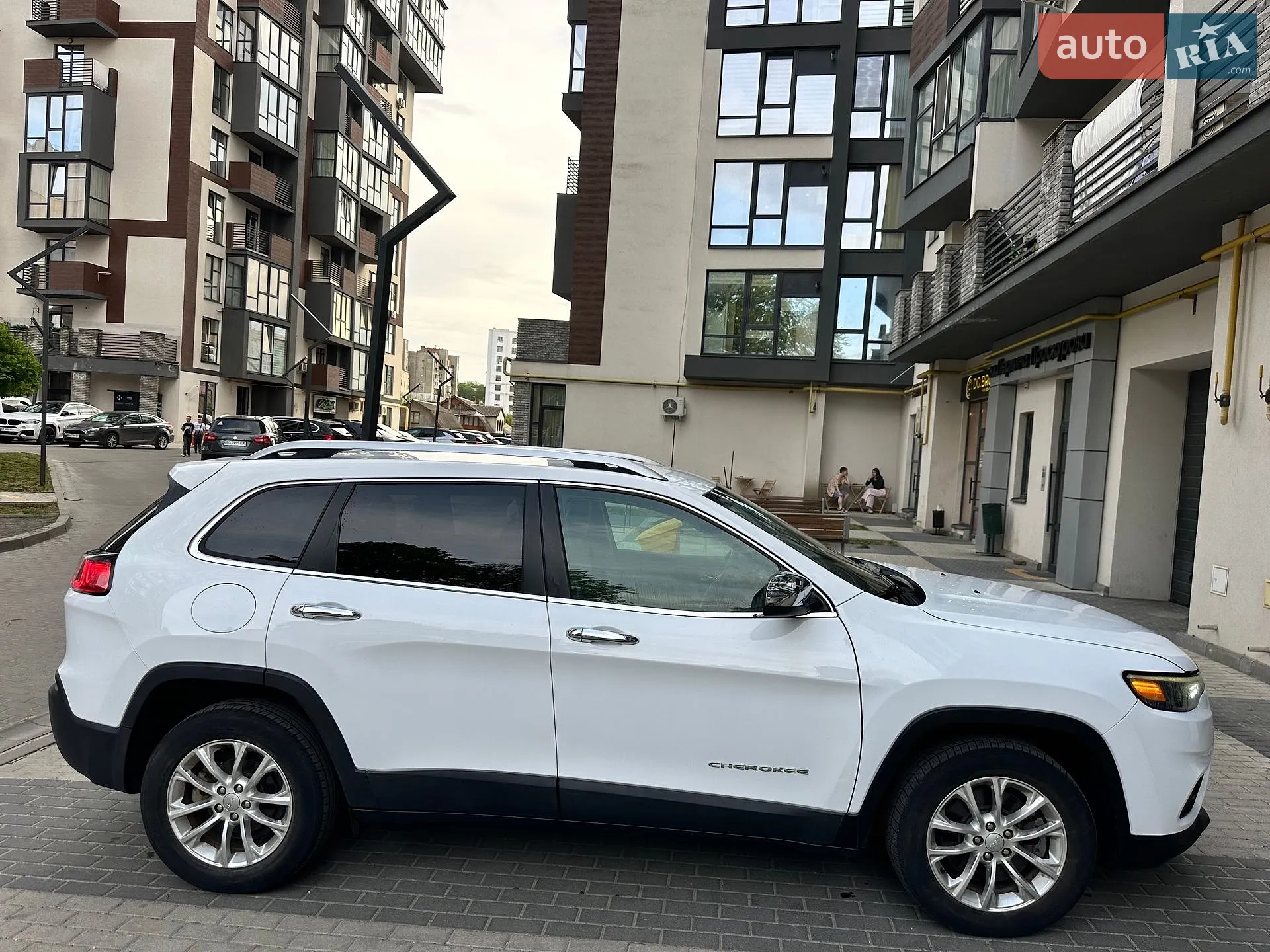2019 Jeep Cherokee - мініатюра 3