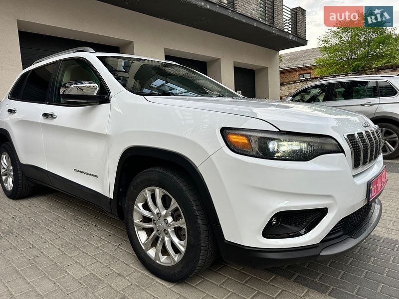 Внедорожник / Кроссовер Jeep Cherokee 2019 в Хмельницком