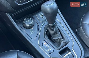 Внедорожник / Кроссовер Jeep Cherokee 2019 в Киеве
