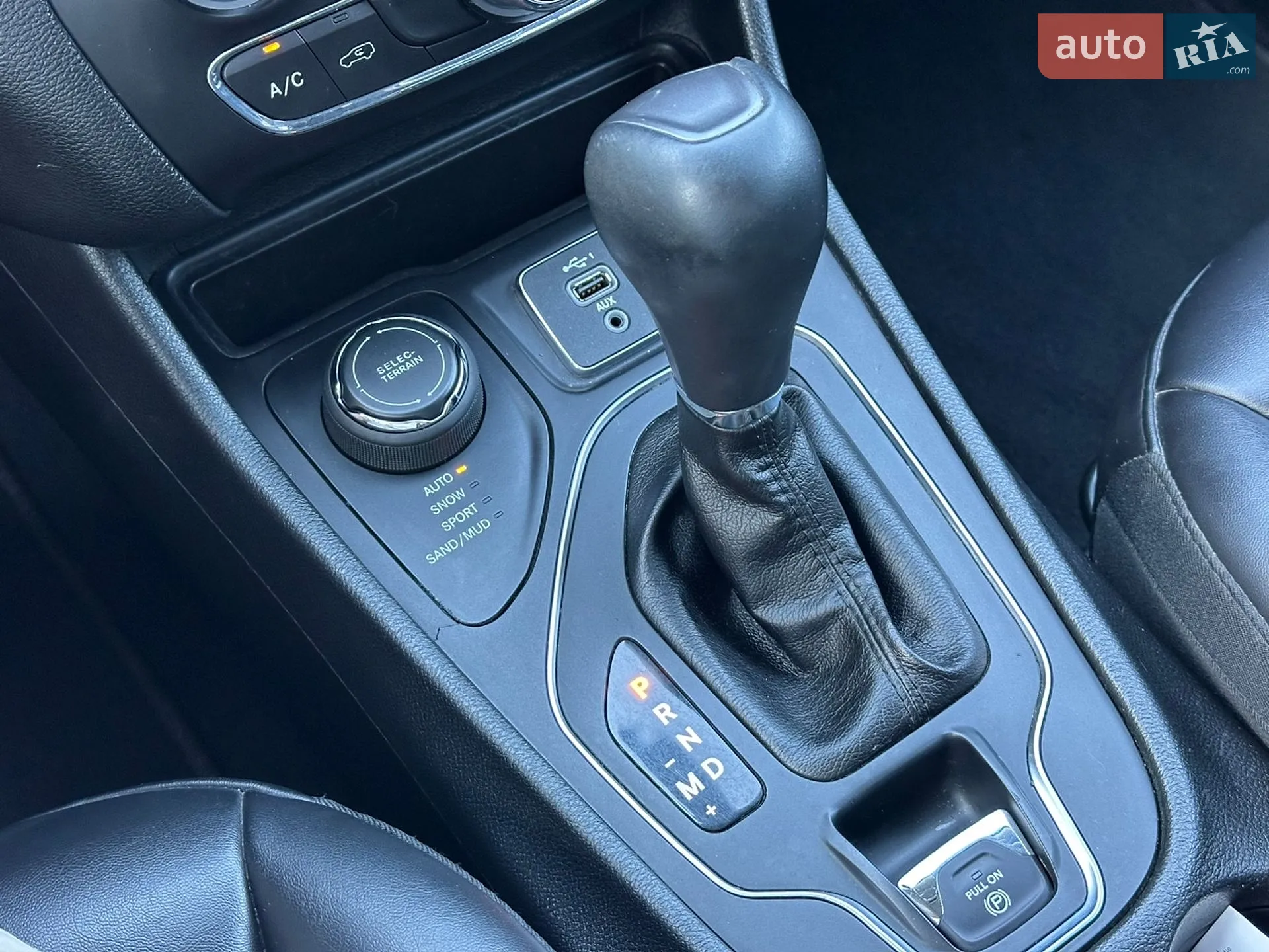 2019 Jeep Cherokee - мініатюра 40