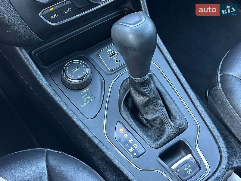 Внедорожник / Кроссовер Jeep Cherokee 2019 в Киеве