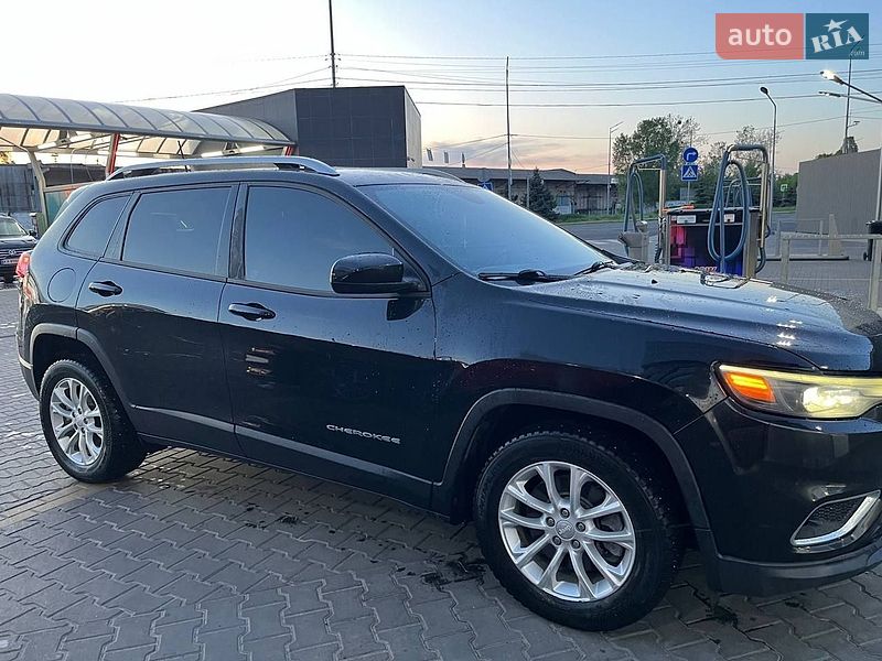 Внедорожник / Кроссовер Jeep Cherokee 2019 в Киеве