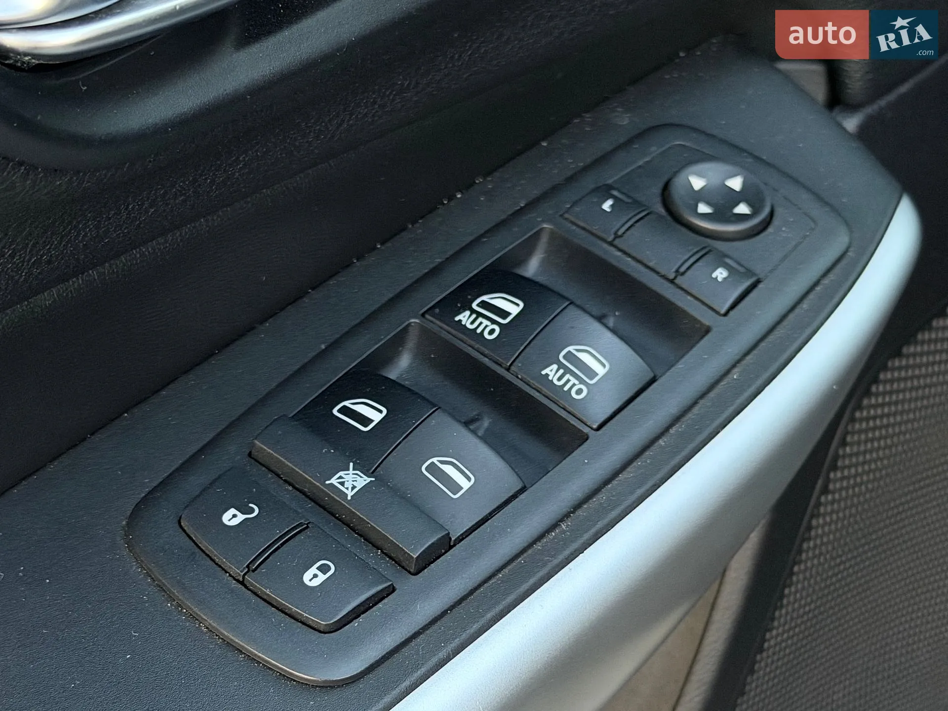 2017 Jeep Cherokee - мініатюра 34