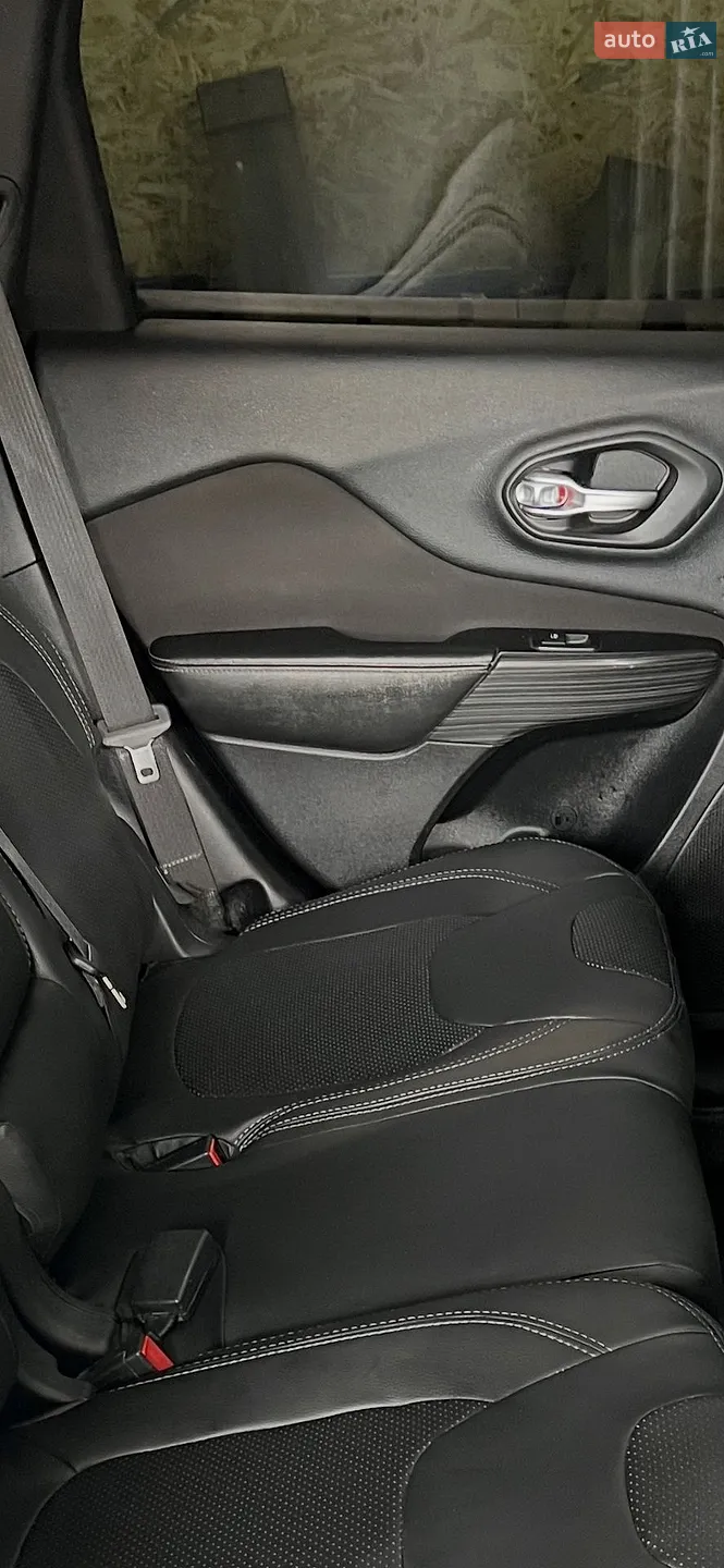 2016 Jeep Cherokee - мініатюра 12