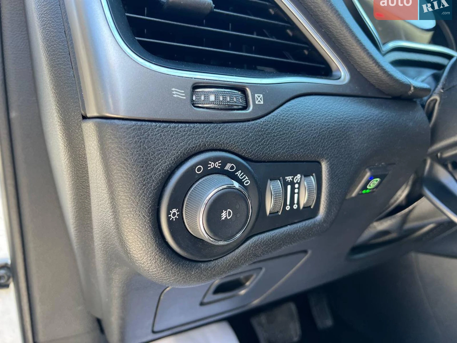 2019 Jeep Cherokee - мініатюра 20