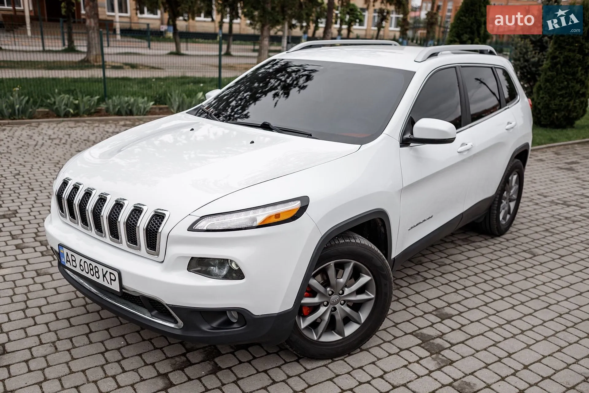2017 Jeep Cherokee - фото 1
