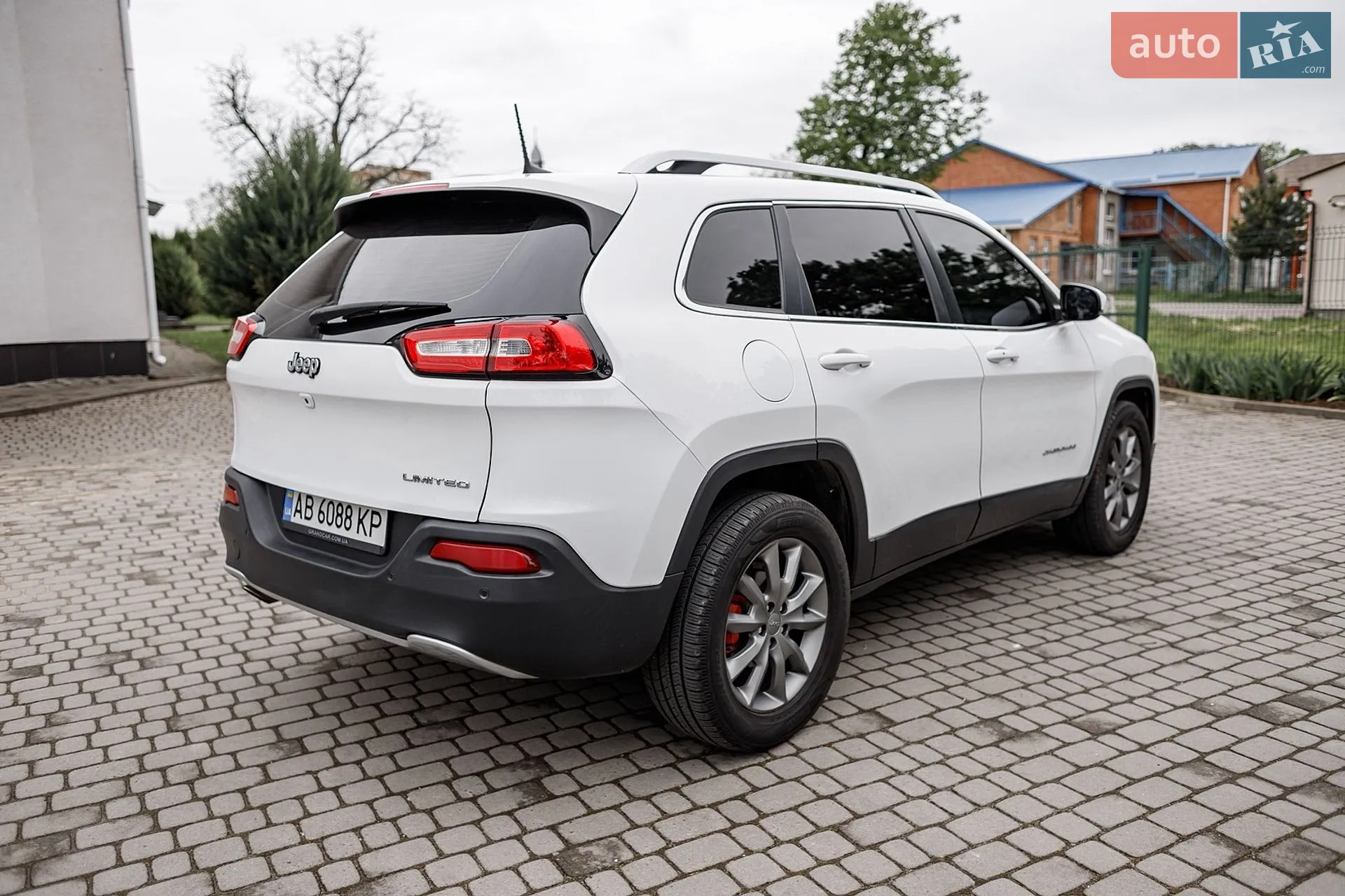 2017 Jeep Cherokee - мініатюра 10