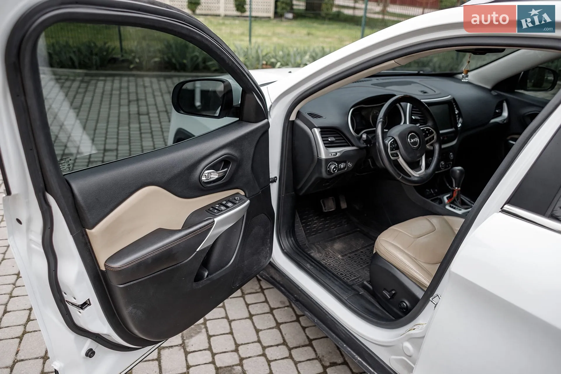 2017 Jeep Cherokee - мініатюра 15