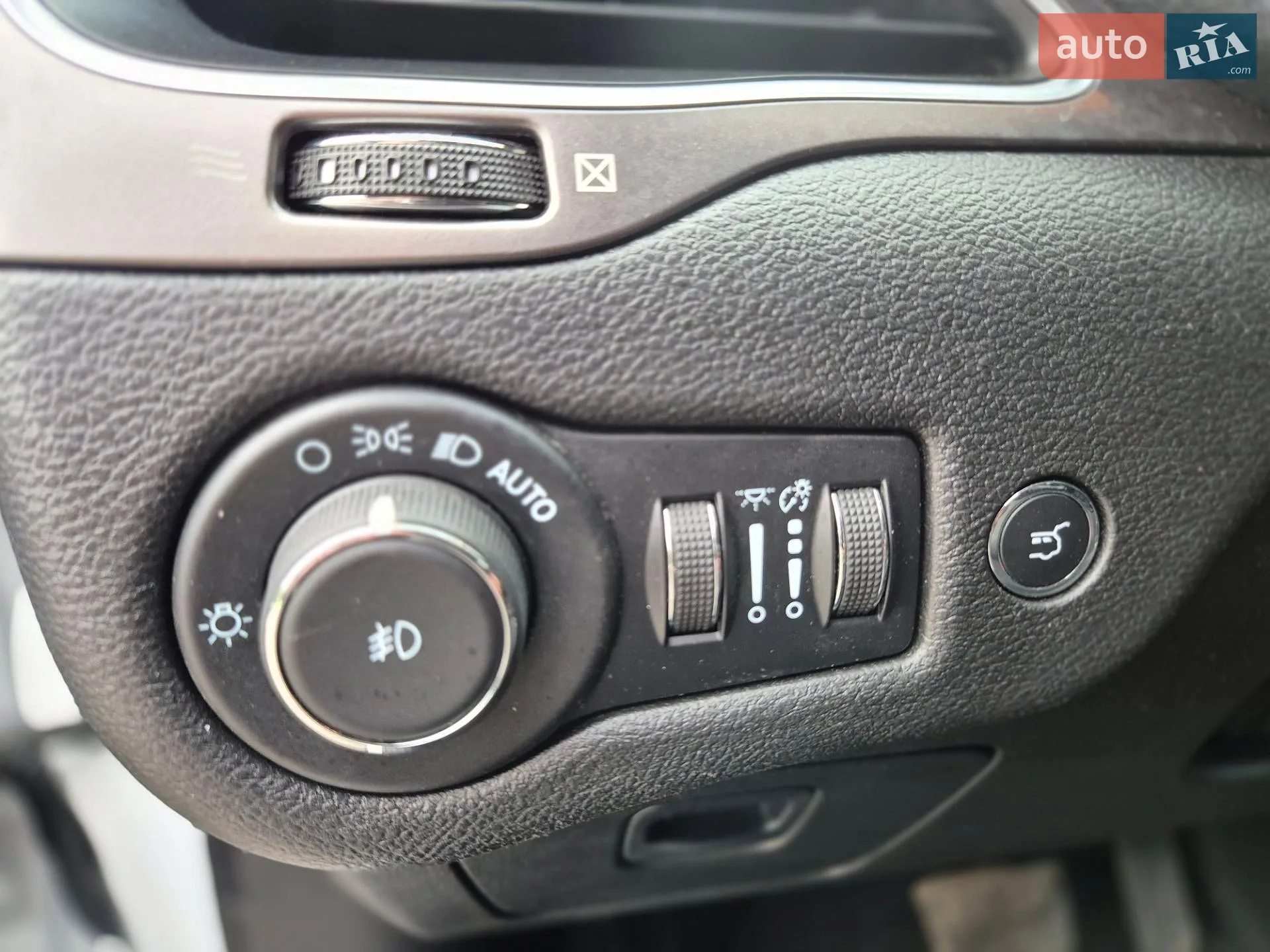 2022 Jeep Cherokee - мініатюра 22
