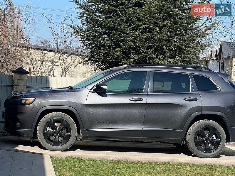 Внедорожник / Кроссовер Jeep Cherokee 2018 в Самборе