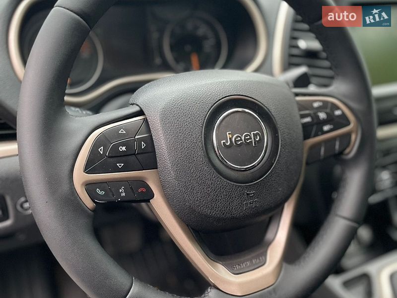 Внедорожник / Кроссовер Jeep Cherokee 2016 в Кропивницком