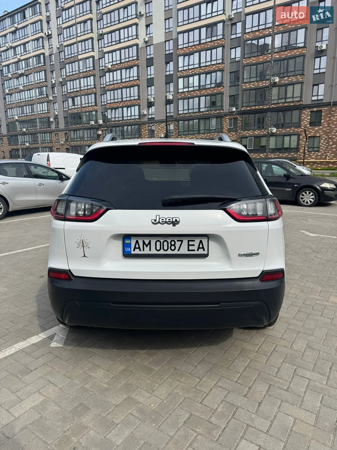 2018 Jeep Cherokee - мініатюра 8