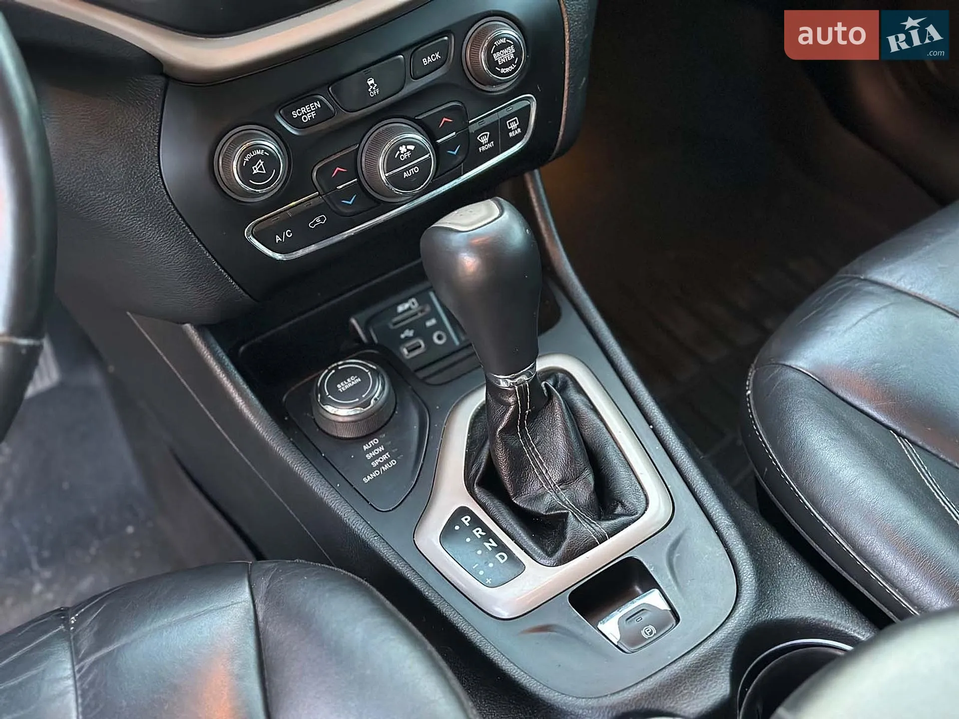 2015 Jeep Cherokee - мініатюра 18
