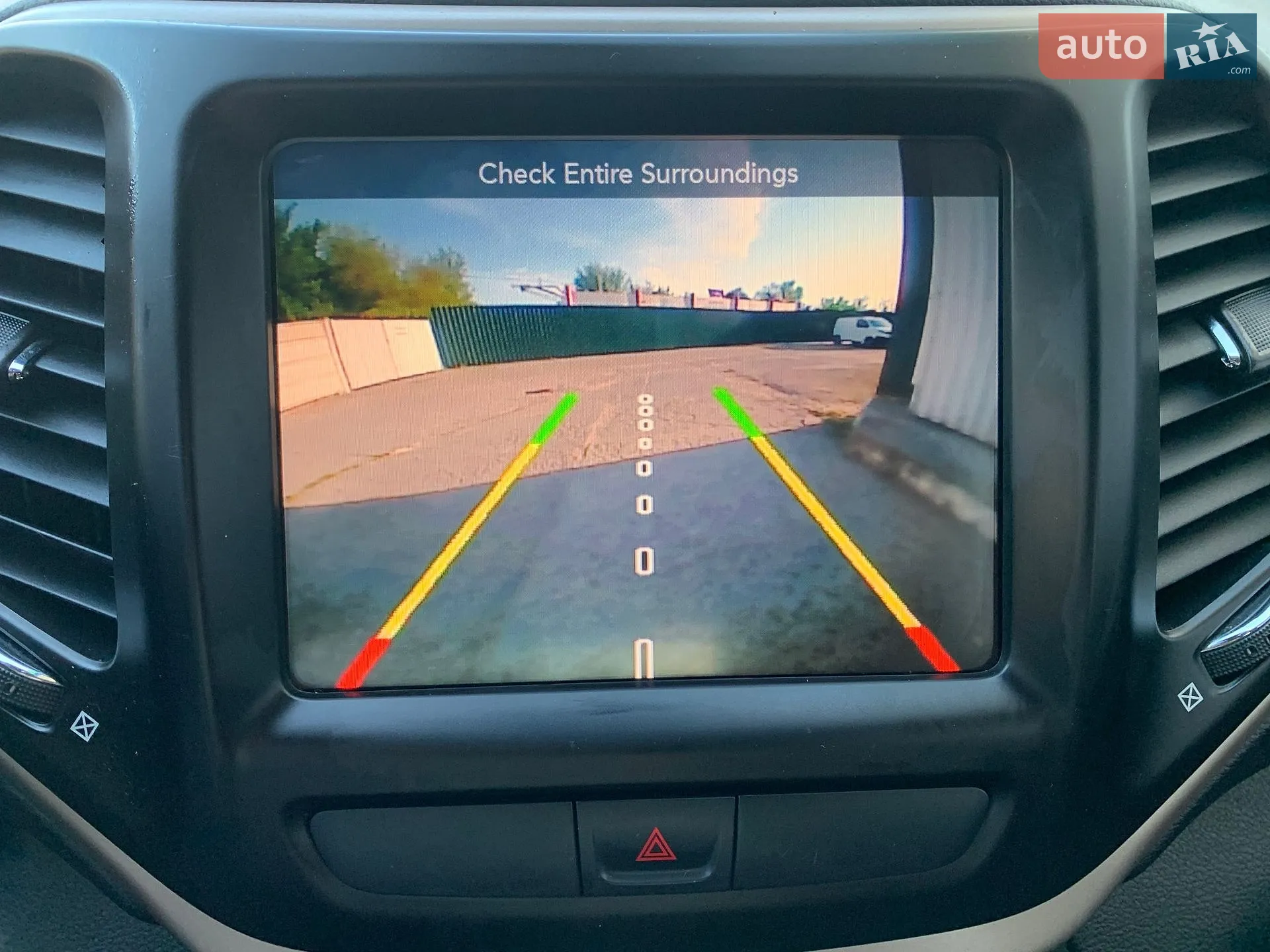 2015 Jeep Cherokee - мініатюра 28