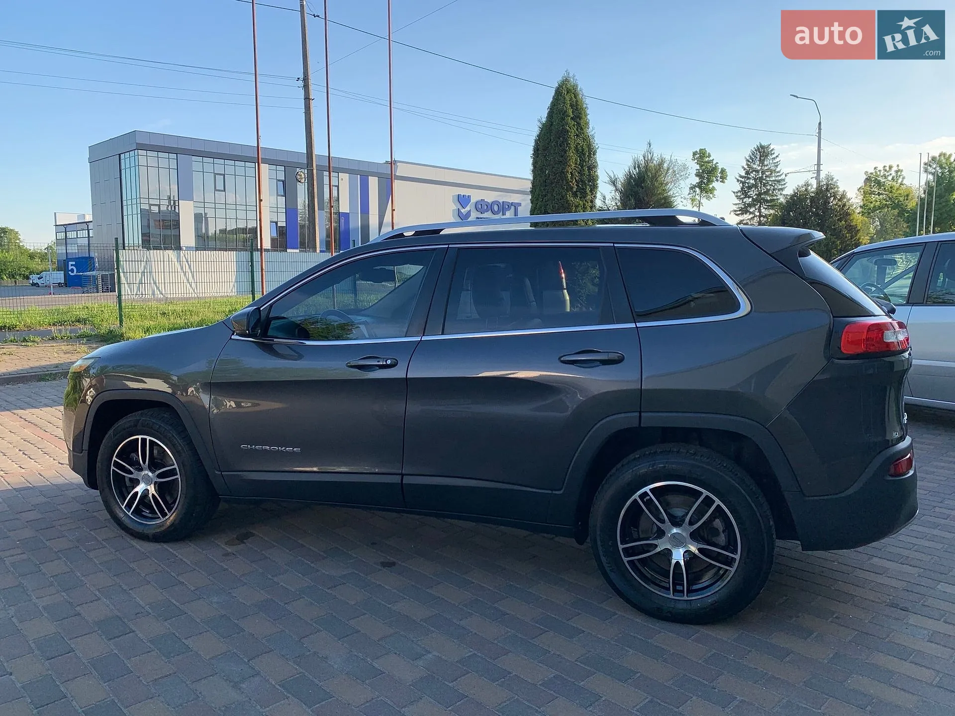 2015 Jeep Cherokee - мініатюра 16