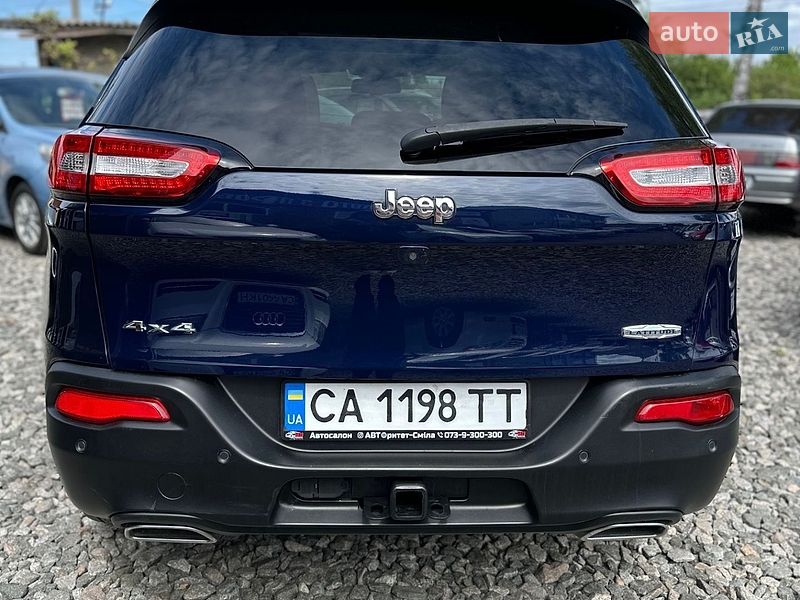 Внедорожник / Кроссовер Jeep Cherokee 2015 в Смеле