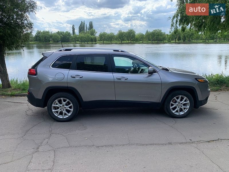 Внедорожник / Кроссовер Jeep Cherokee 2017 в Ровно