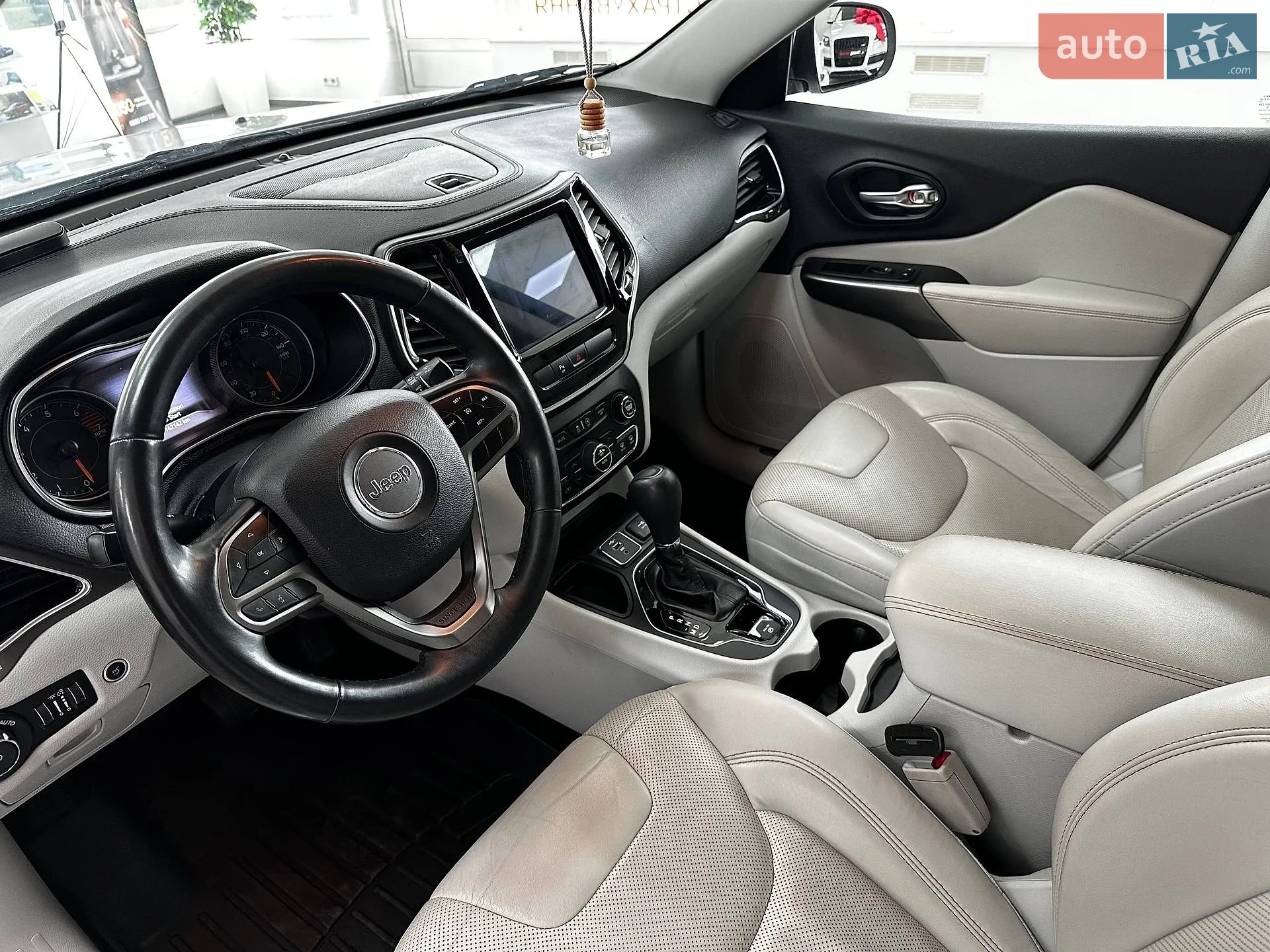 2019 Jeep Cherokee - мініатюра 16