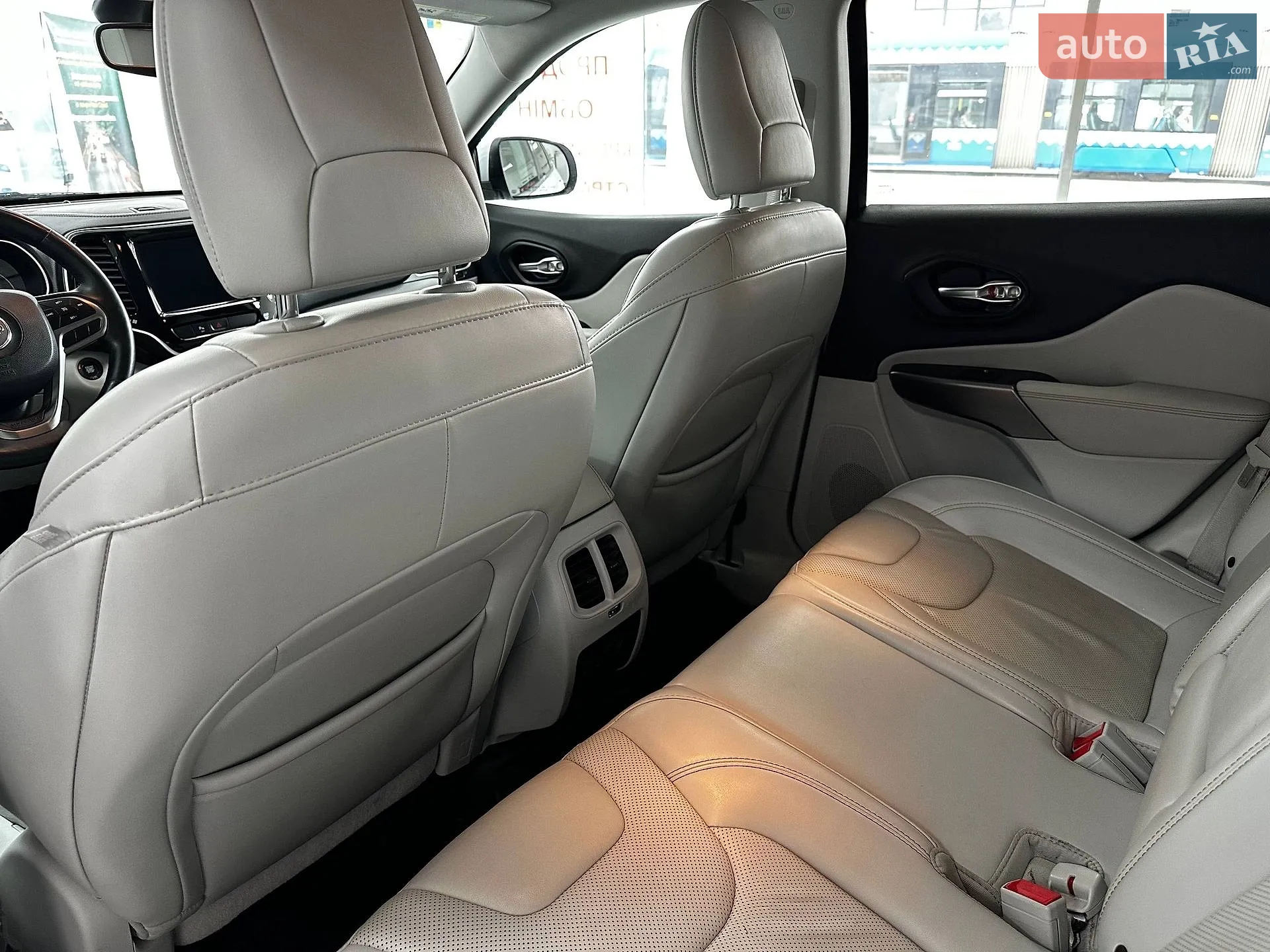 2019 Jeep Cherokee - мініатюра 24