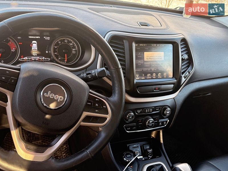 Внедорожник / Кроссовер Jeep Cherokee 2017 в Черкассах