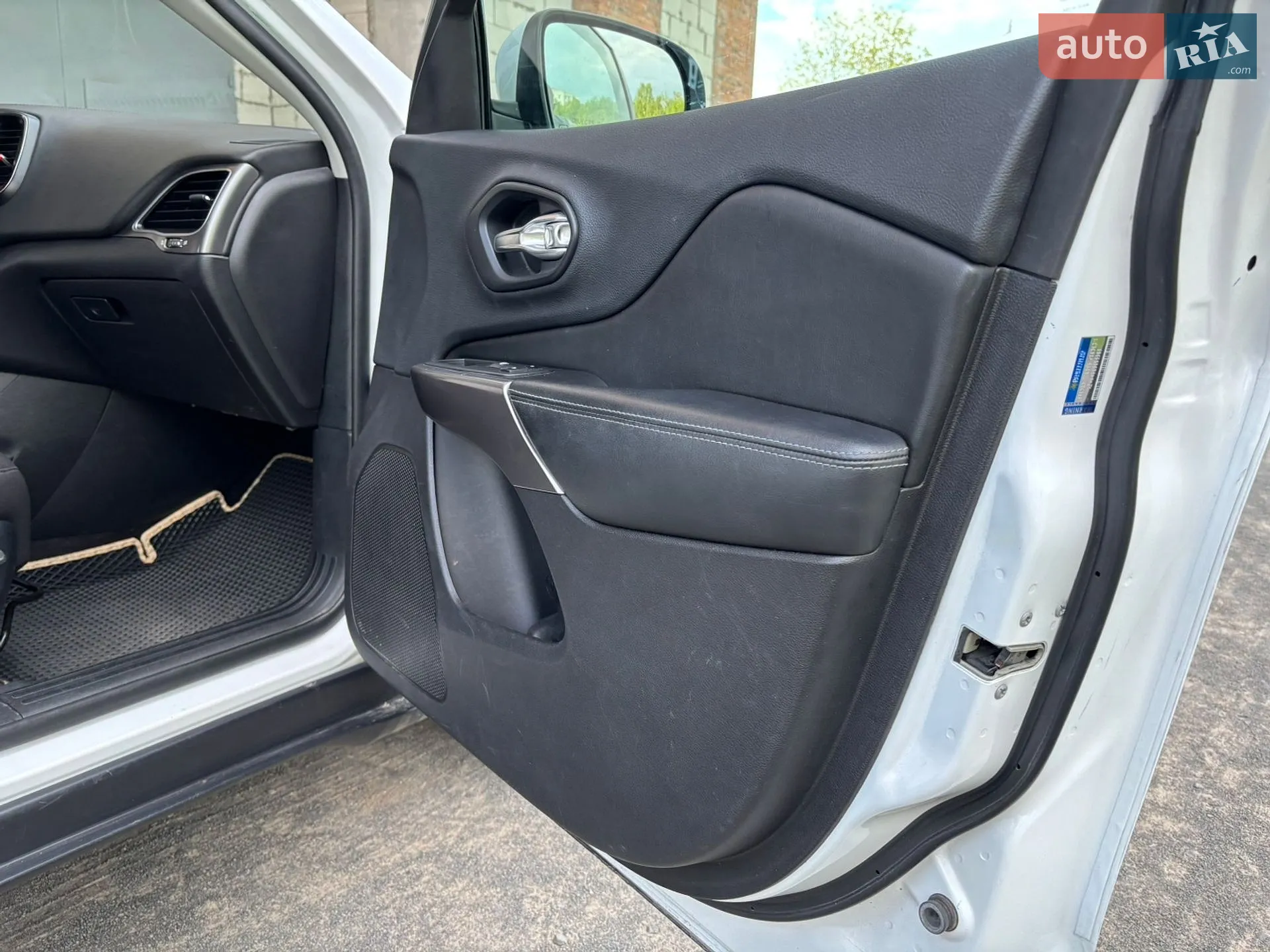 2018 Jeep Cherokee - мініатюра 25