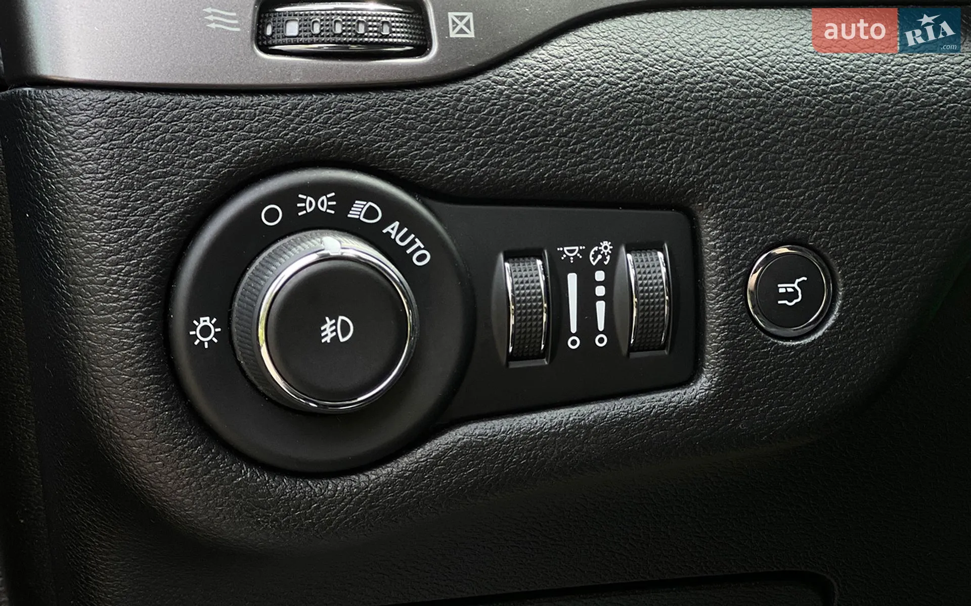 2019 Jeep Cherokee - мініатюра 21