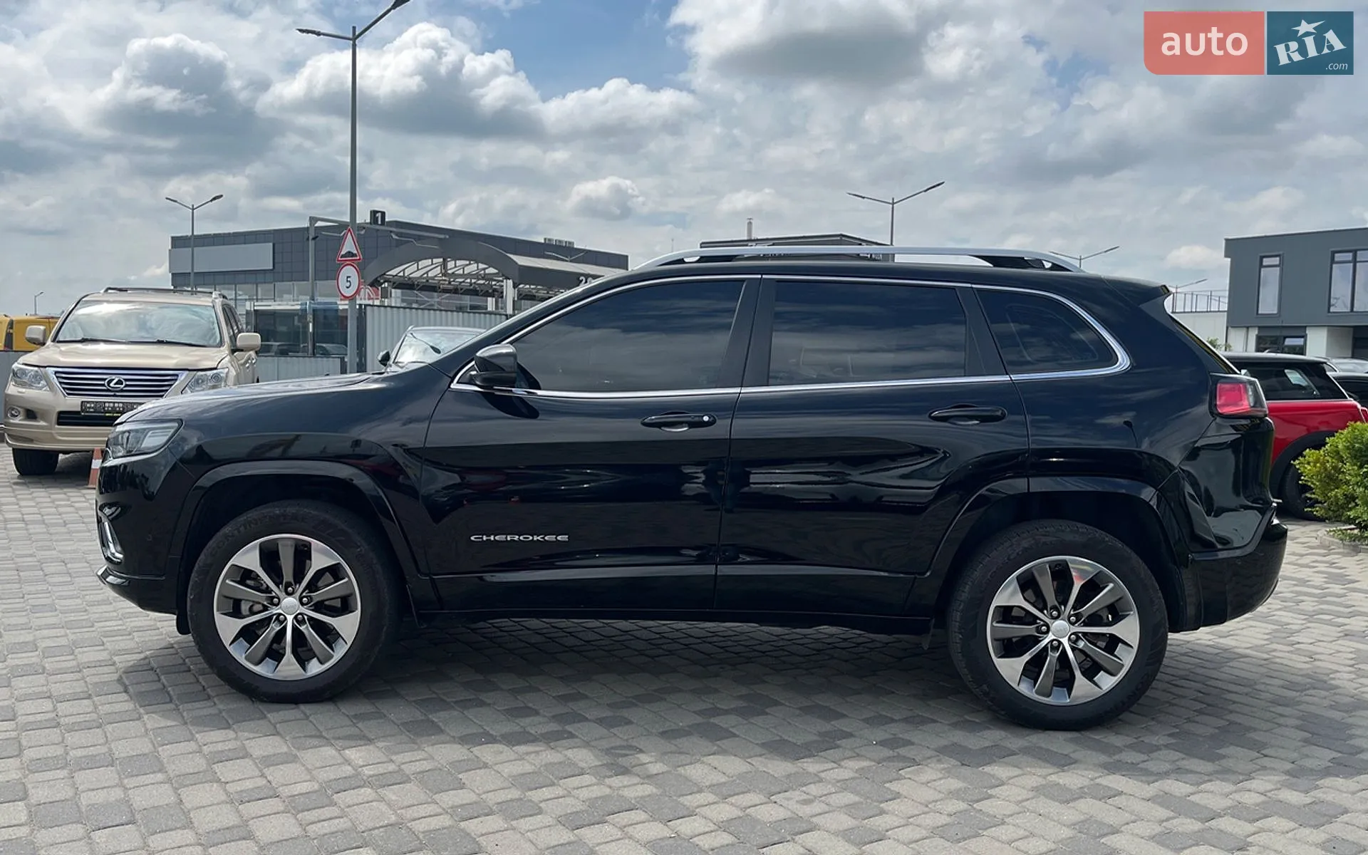 2019 Jeep Cherokee - мініатюра 4