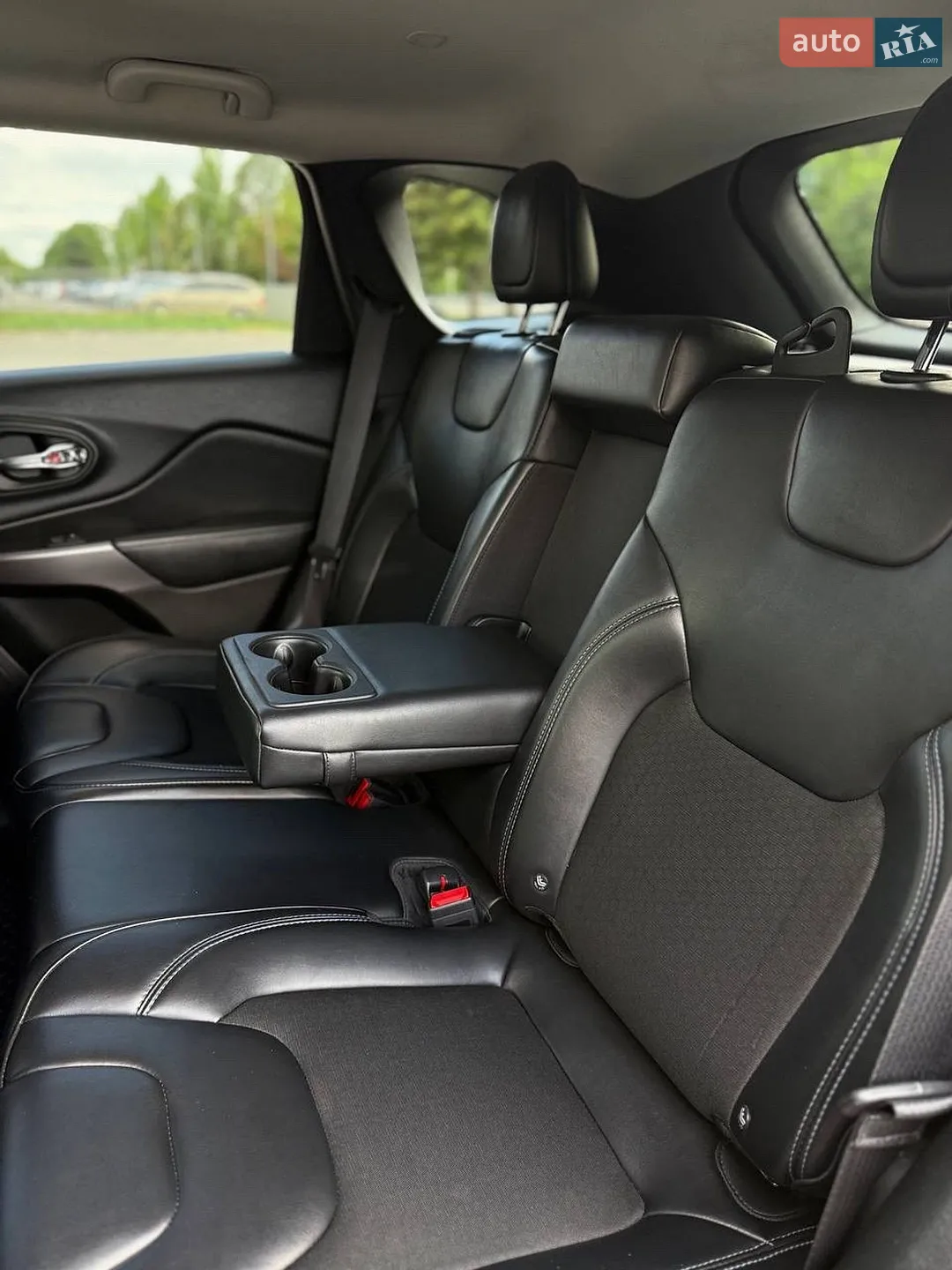 2018 Jeep Cherokee - мініатюра 27