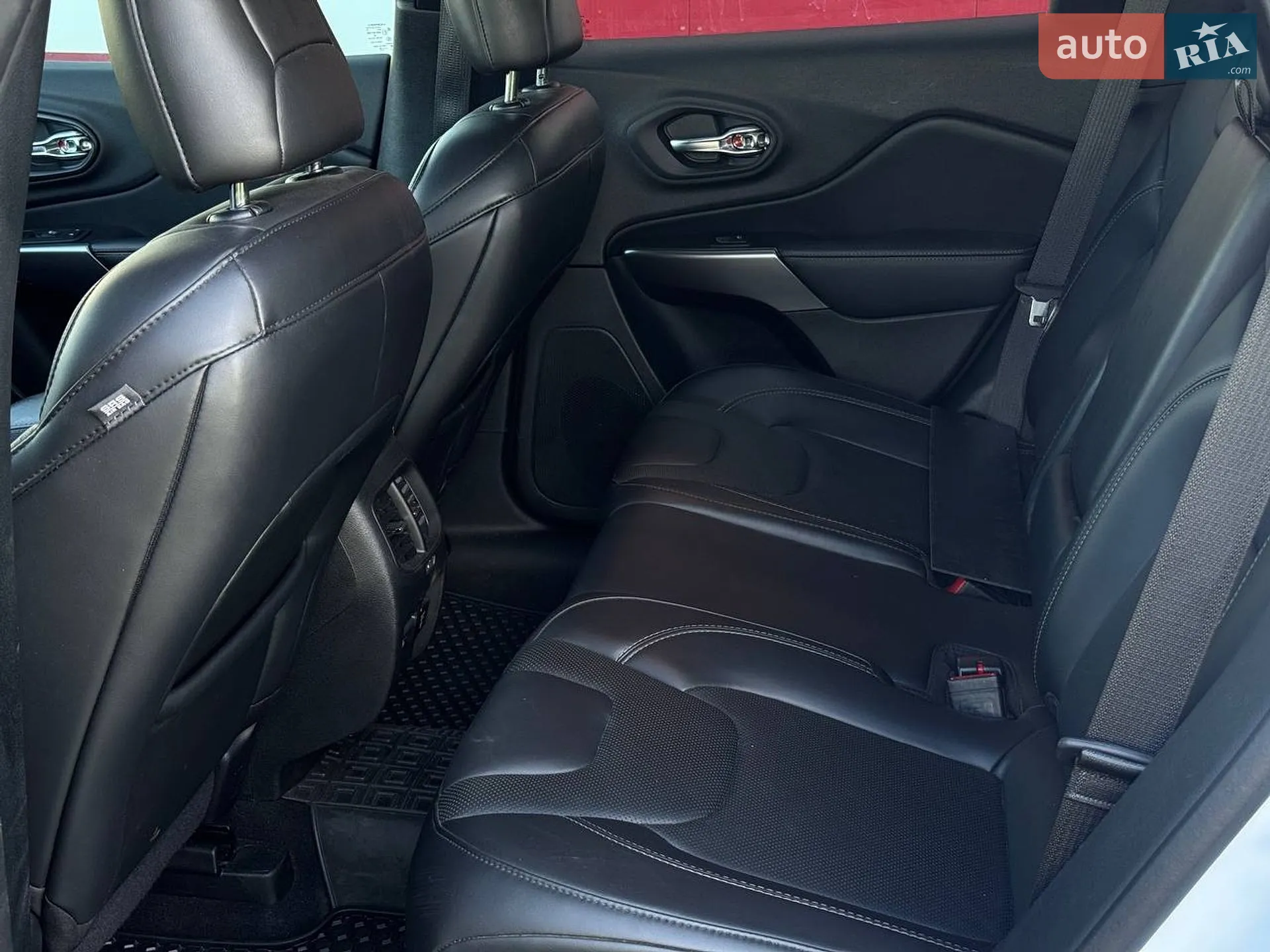 2020 Jeep Cherokee - мініатюра 18