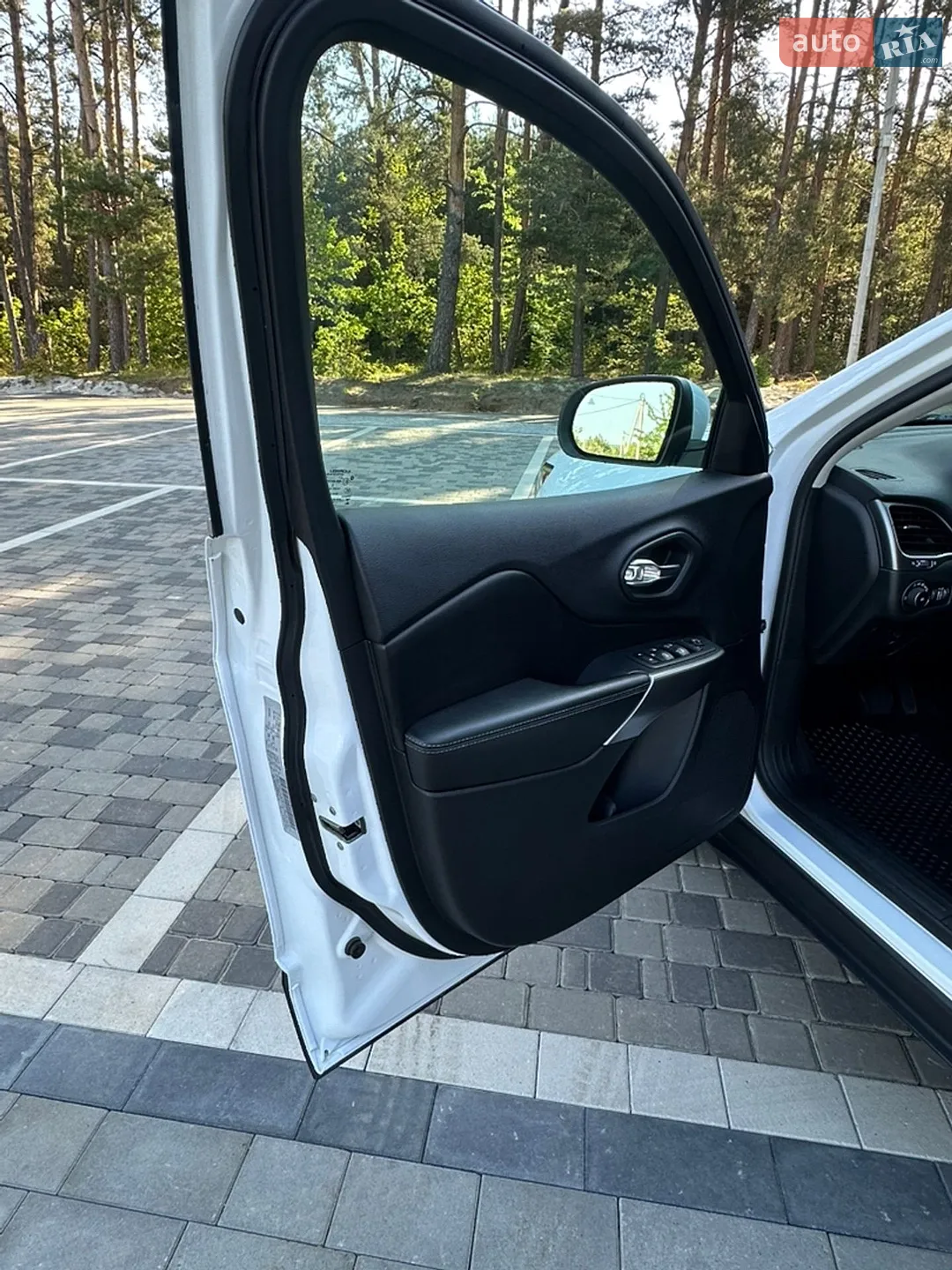 2019 Jeep Cherokee - мініатюра 12