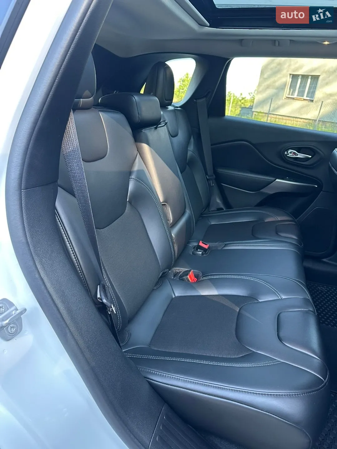 2019 Jeep Cherokee - мініатюра 15