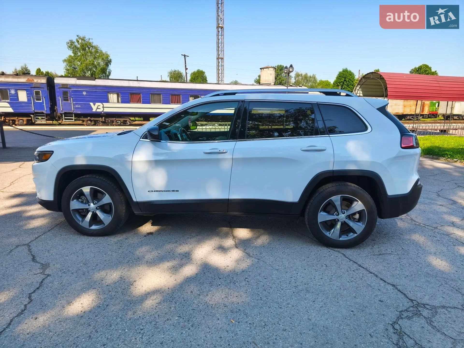 2019 Jeep Cherokee - мініатюра 11
