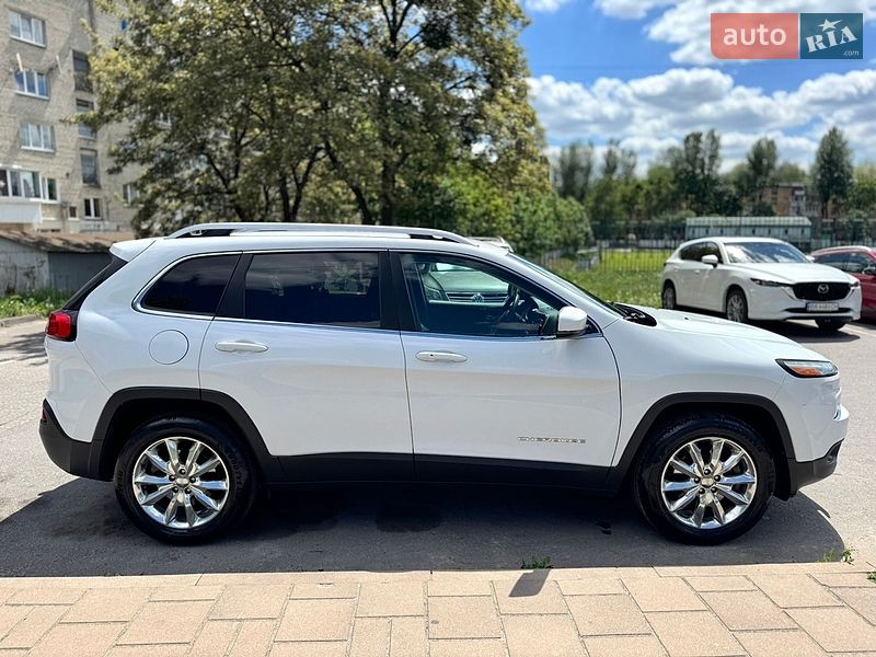 Внедорожник / Кроссовер Jeep Cherokee 2016 в Львове