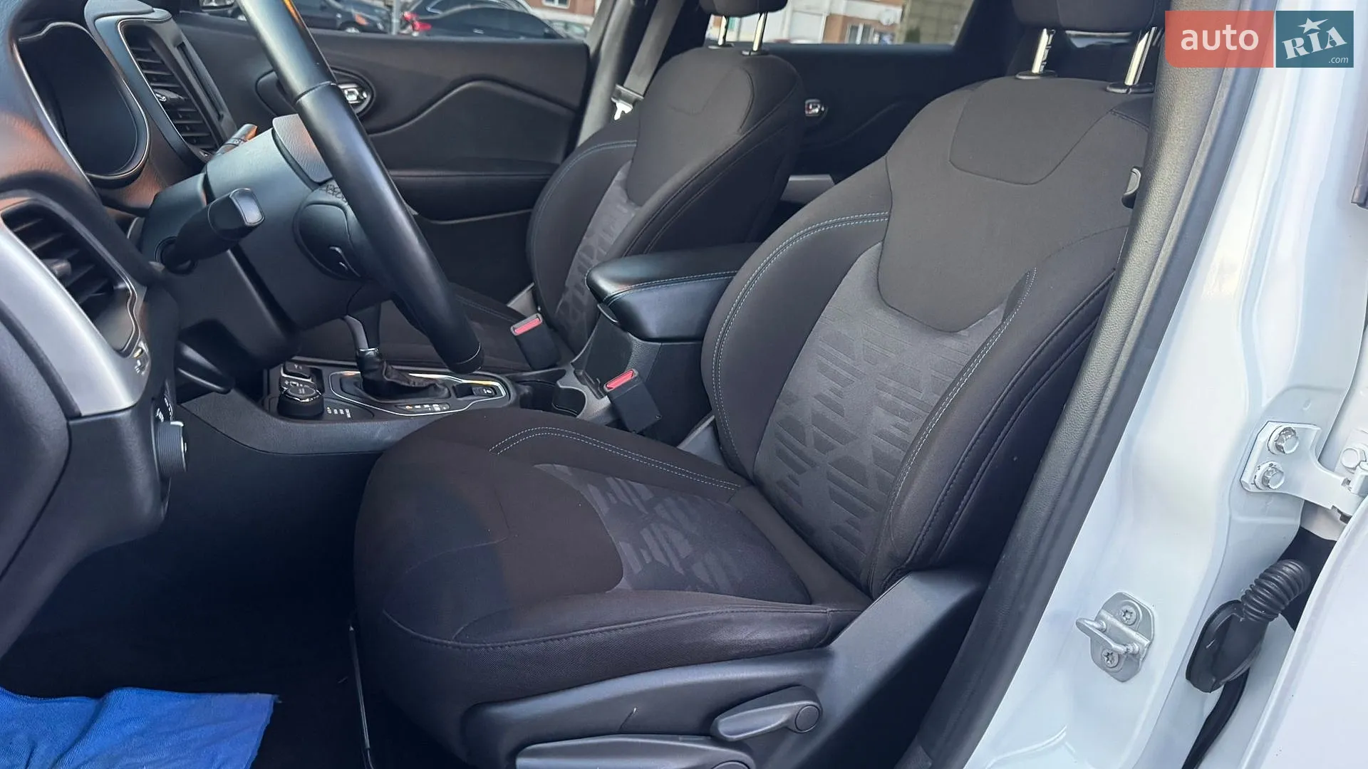 2019 Jeep Cherokee - мініатюра 12