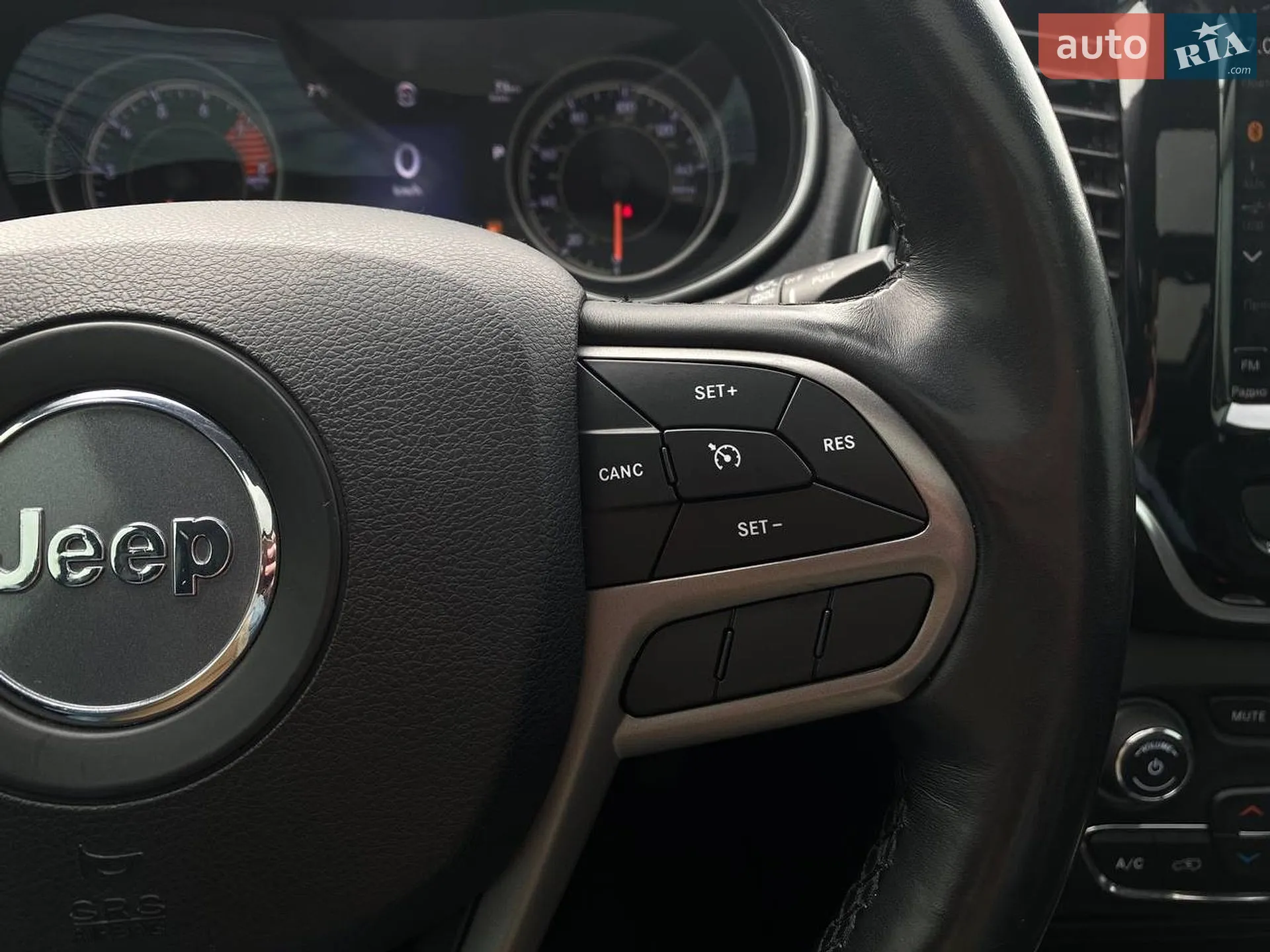 2018 Jeep Cherokee - мініатюра 41