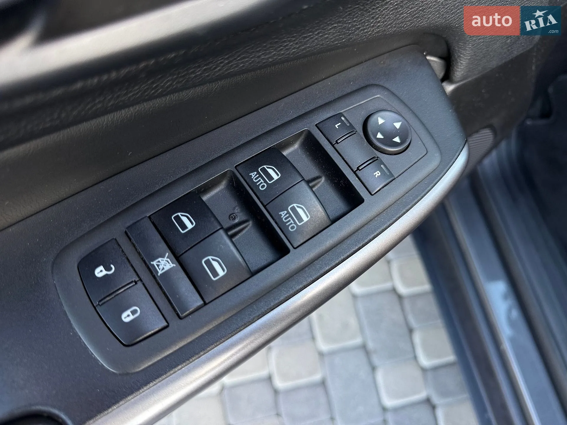 2019 Jeep Cherokee - мініатюра 23