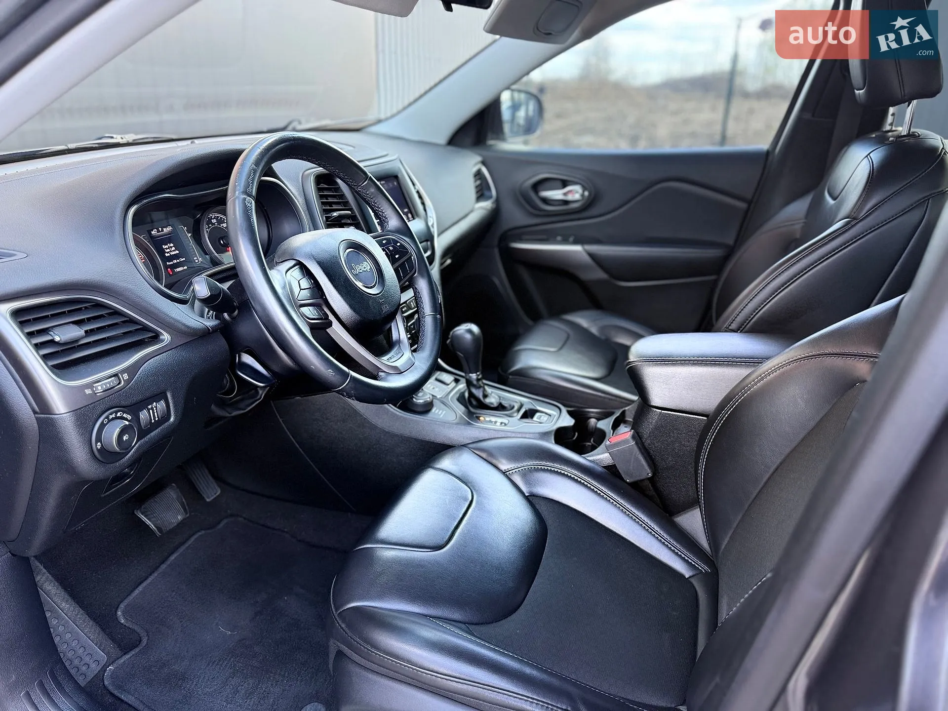 2019 Jeep Cherokee - мініатюра 30