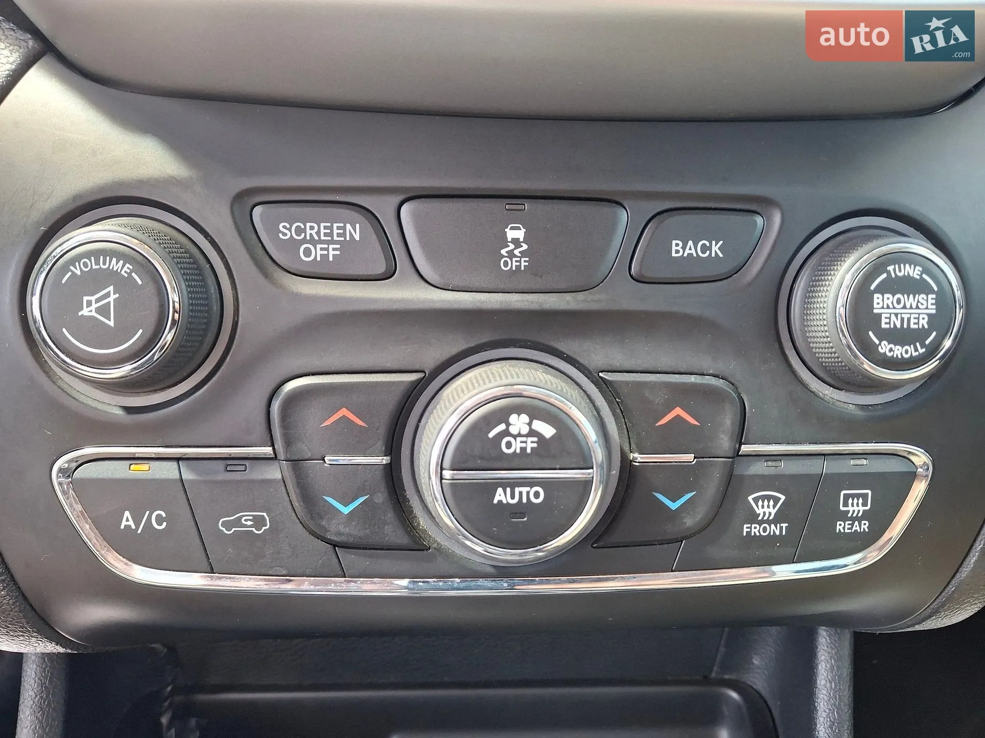 2015 Jeep Cherokee - мініатюра 19