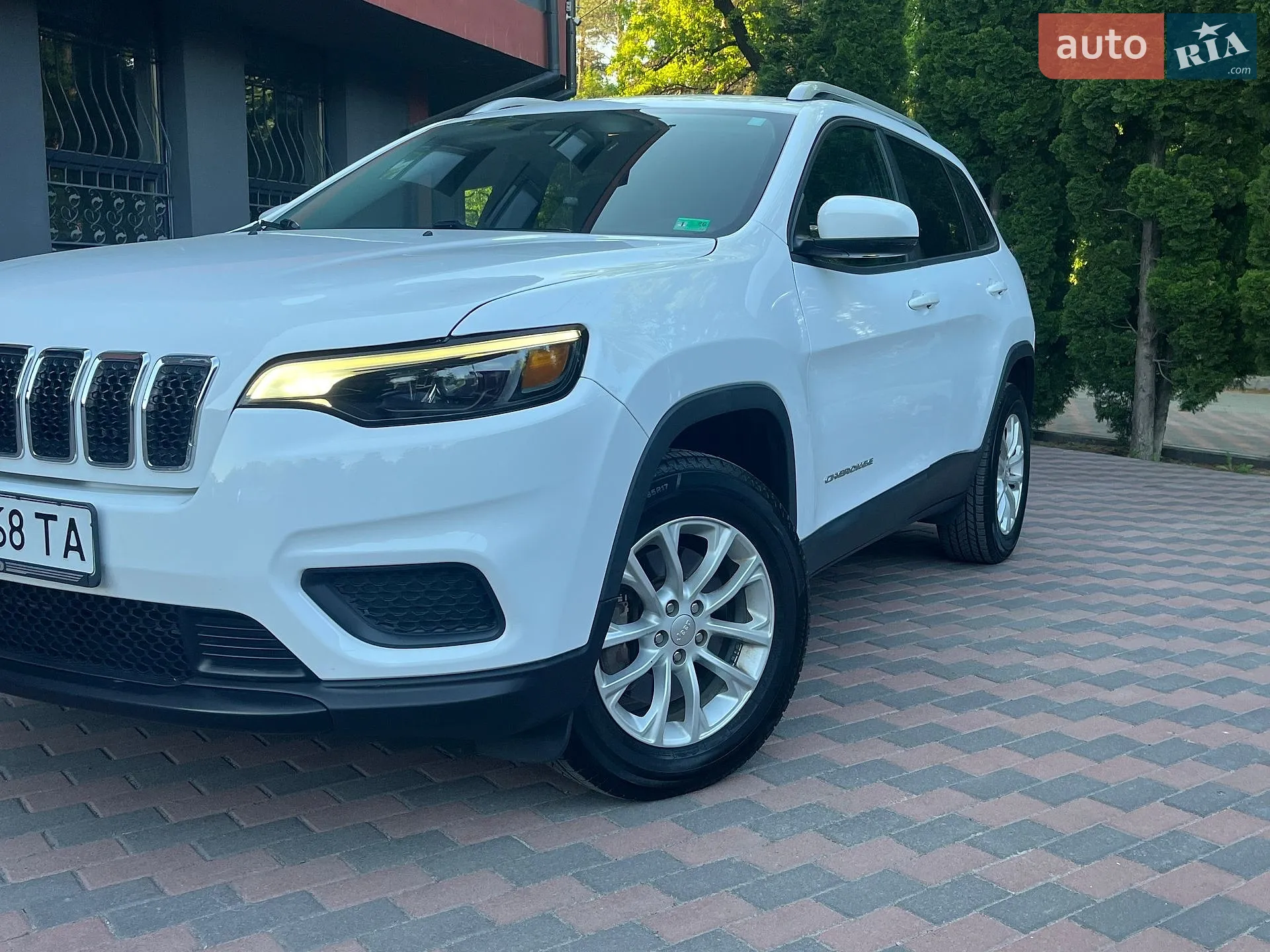 2019 Jeep Cherokee - мініатюра 3