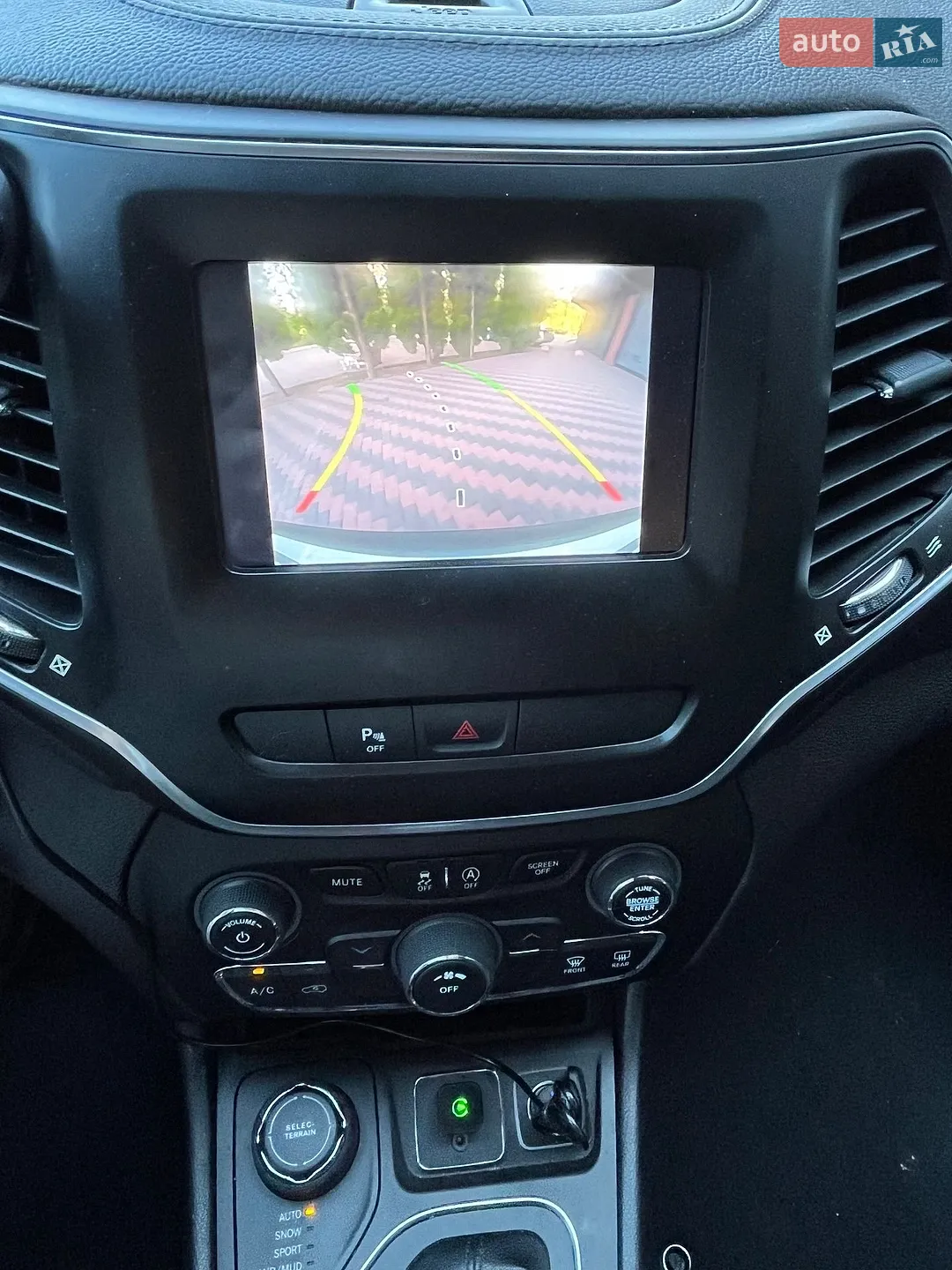 2019 Jeep Cherokee - мініатюра 14