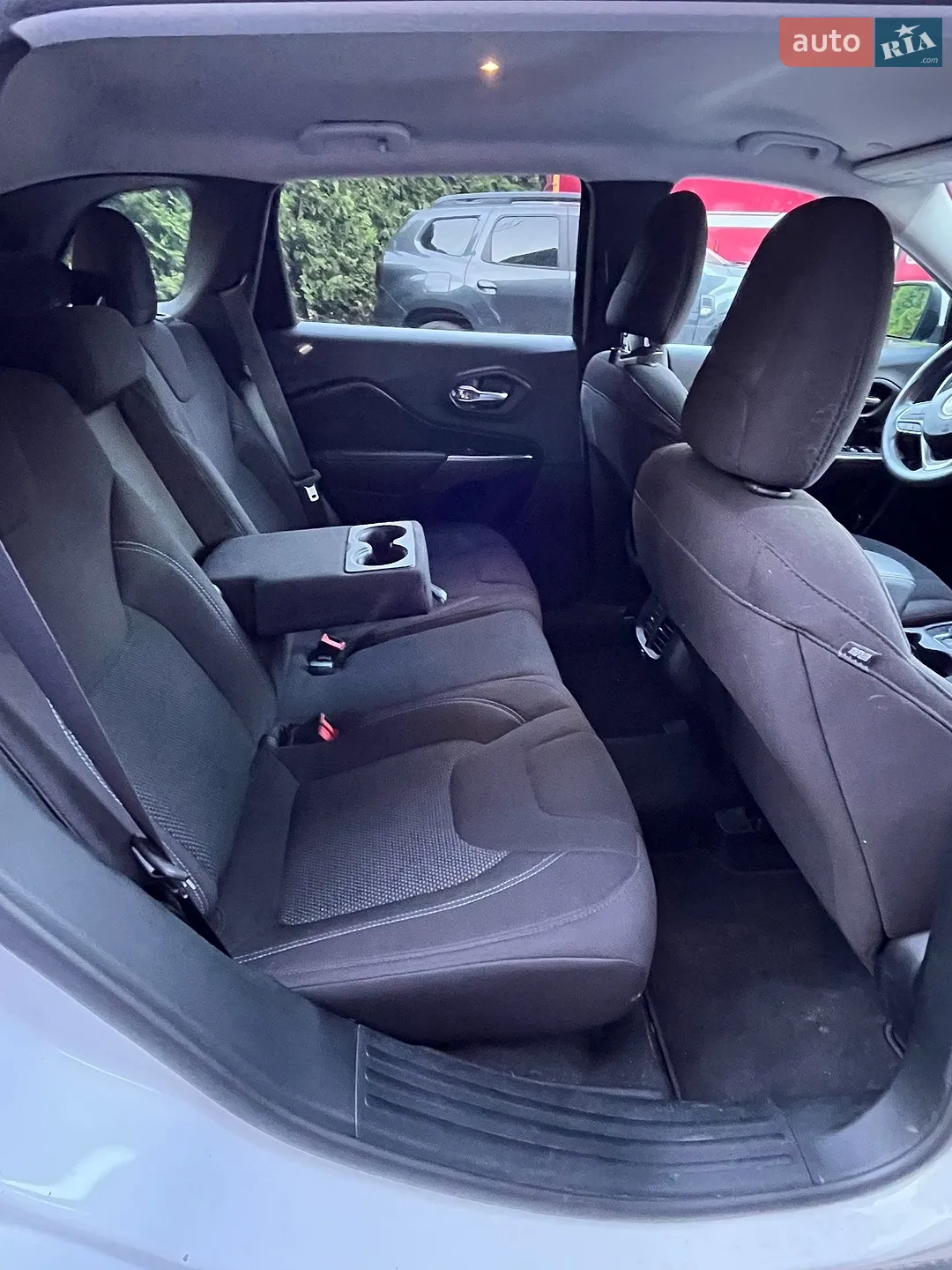 2019 Jeep Cherokee - мініатюра 19