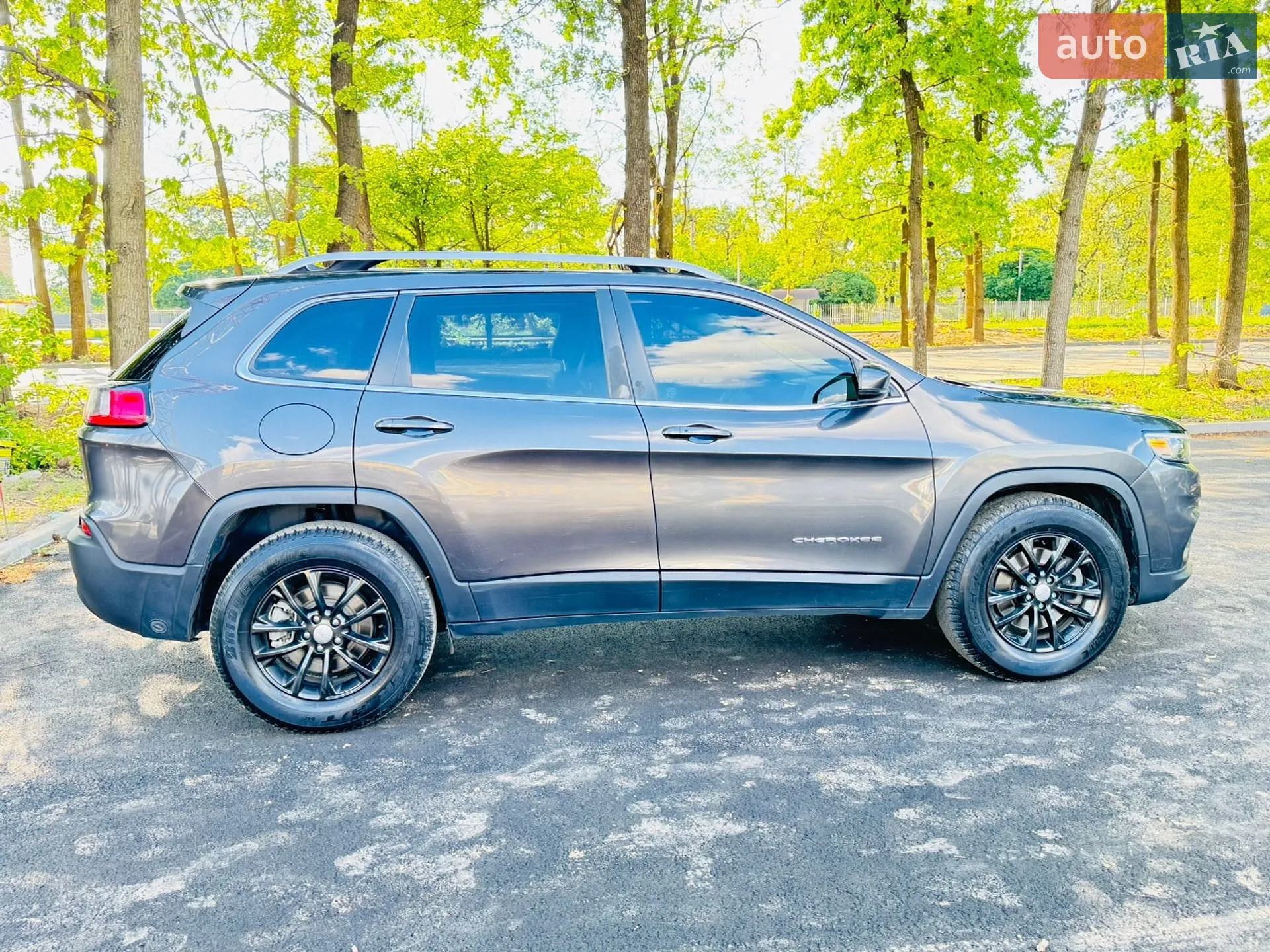 2020 Jeep Cherokee - мініатюра 4