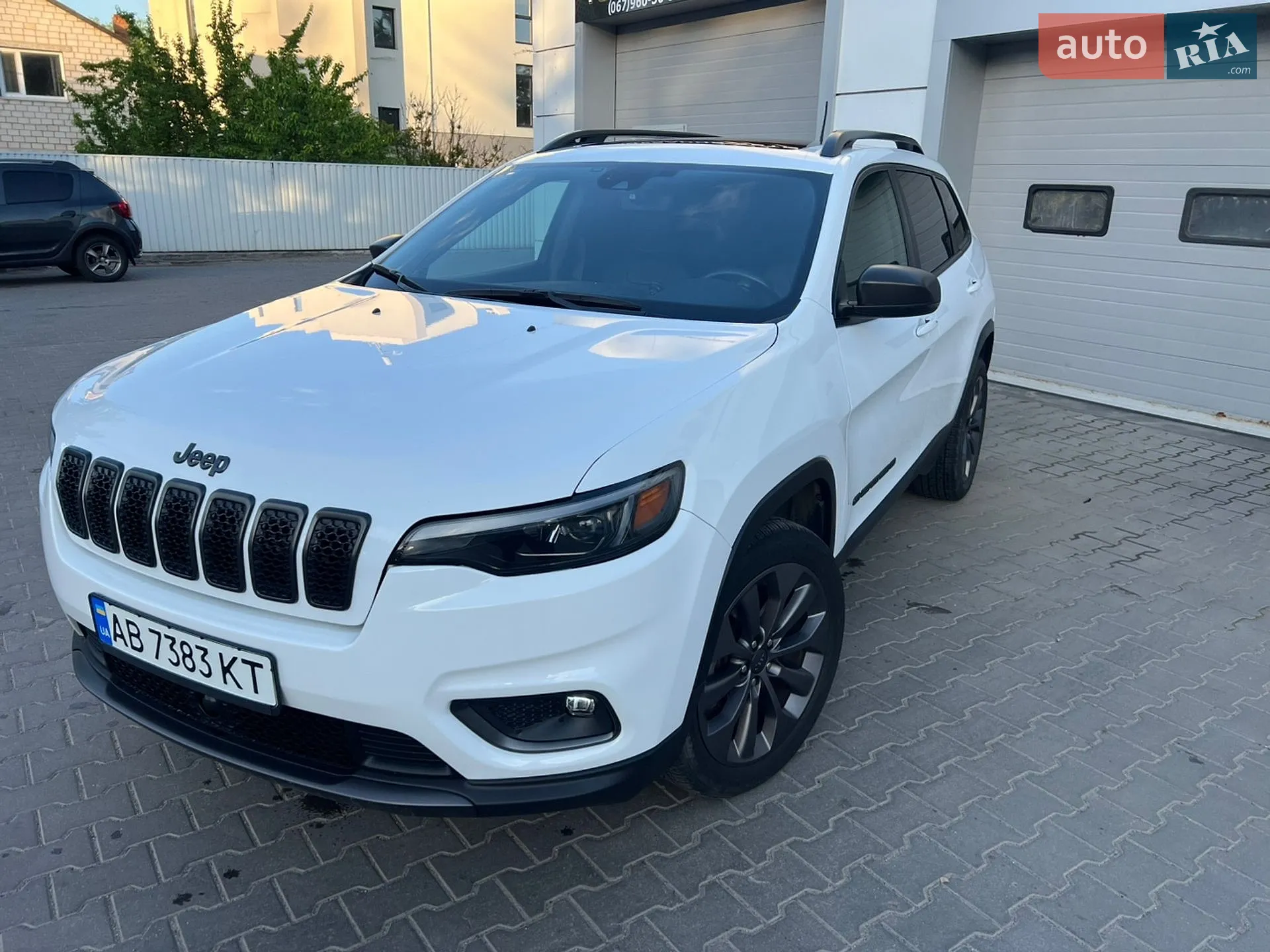 2021 Jeep Cherokee - мініатюра 2
